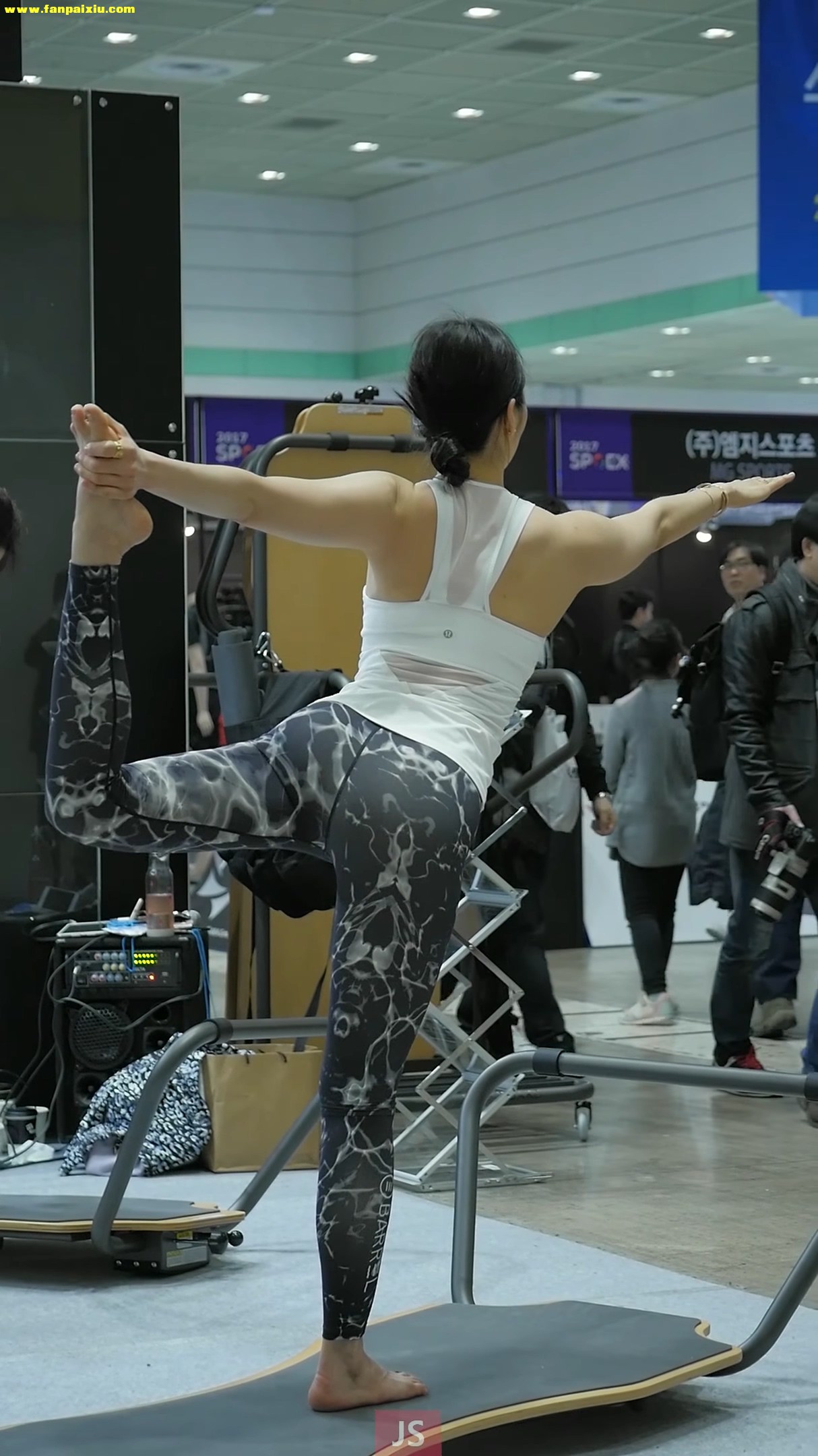 ģأɣ-FANCAM<strong><font color='red'>[5P]</font></strong>[.168][170226][2017 SPOEXƷչ][Yoga Performance]Ůŷ(5)