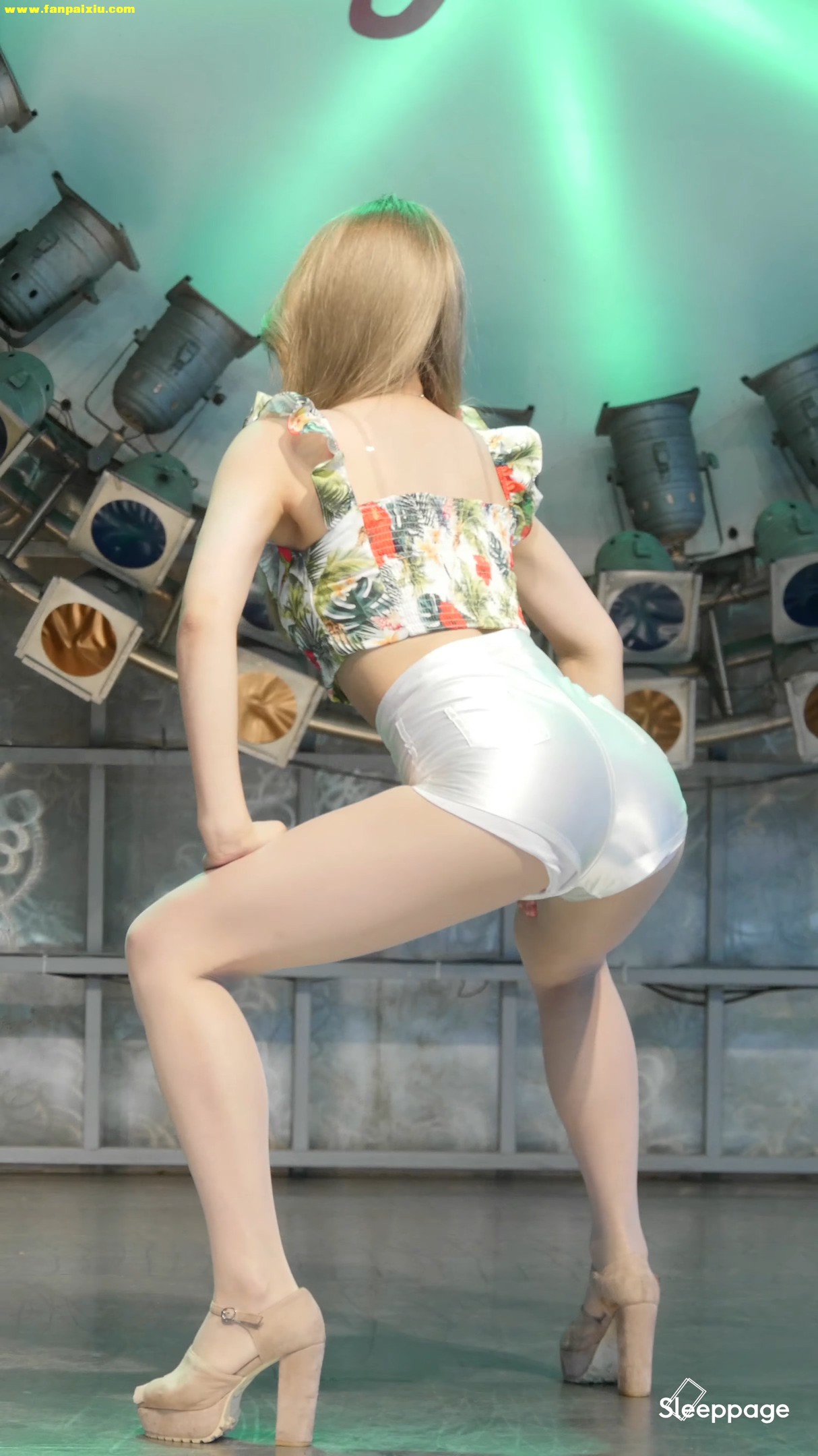 Ůţɣ-FANCAM<strong><font color='red'>[21P]</font></strong>[.324-337][170518][LUX][SHAKE IT][4K][ԭ]Ůŷ(1)