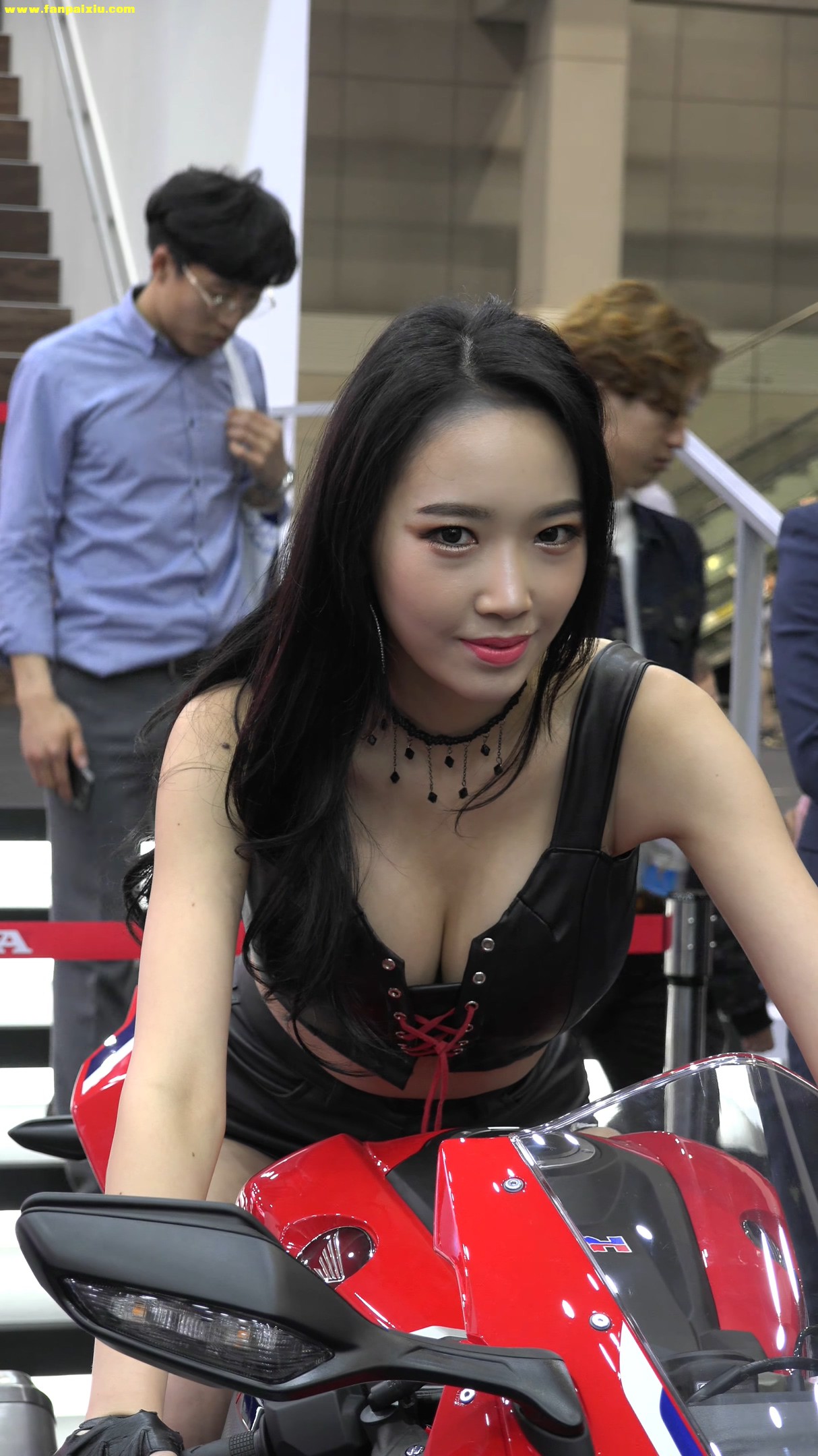 ģأɣ-FANCAM<strong><font color='red'>[4P]</font></strong>[.482][170402][KINTEX-2017 Seoul Motor Show][4K][ԭ]Ůŷ(1)