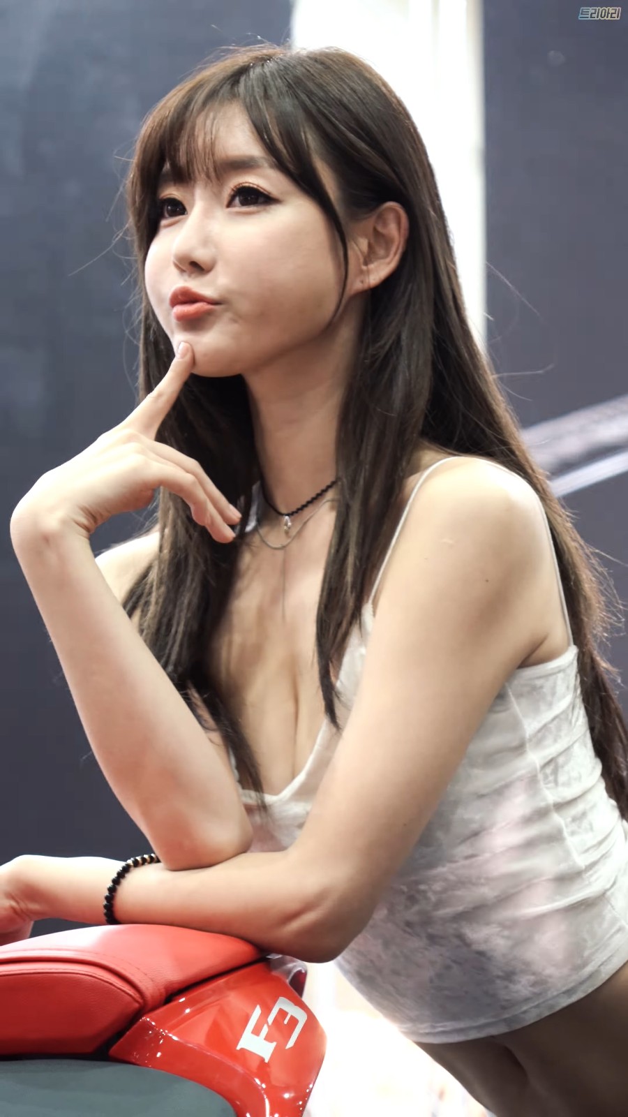 ģأɣ-FANCAM<strong><font color='red'>[10P]</font></strong>[.2652][181224][POSEŮ ޷ֵȻ][4K]Ůŷ(2)