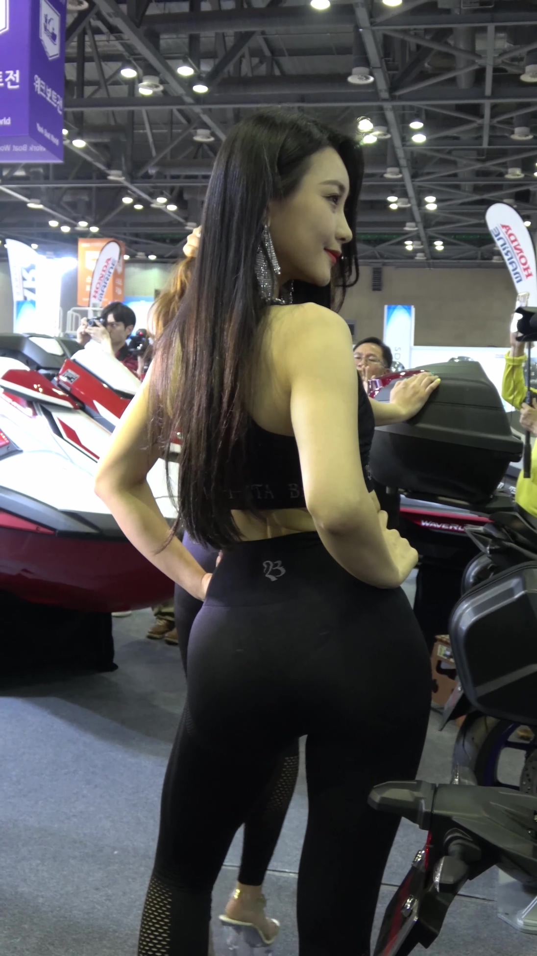 ģأɣ-FANCAM<strong><font color='red'>[3P]</font></strong>[.3686-87][190516][Fitness Model Show][ԭ4K]Ůŷ(3)