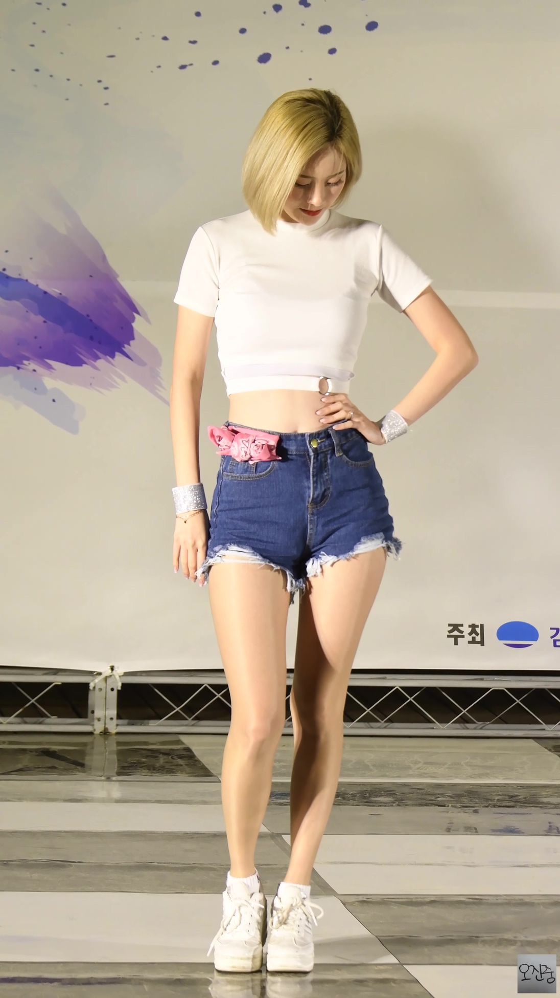 Ůţɣ-FANCAM<strong><font color='red'>[4P]</font></strong>[.3981][190518][ɽ-][4K]Ůŷ(5)