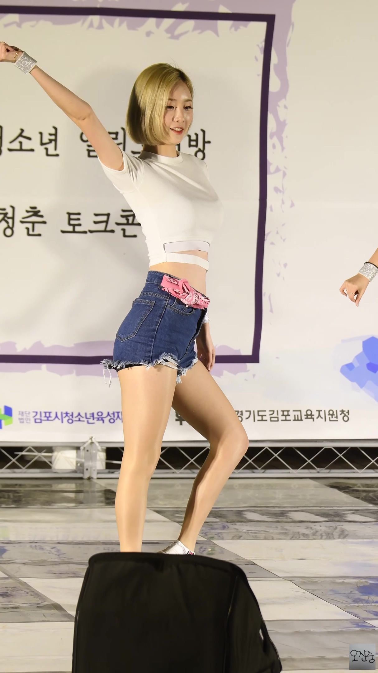 Ůţɣ-FANCAM<strong><font color='red'>[3P]</font></strong>[.3983][190518][ɽ-][4K]Ůŷ(3)