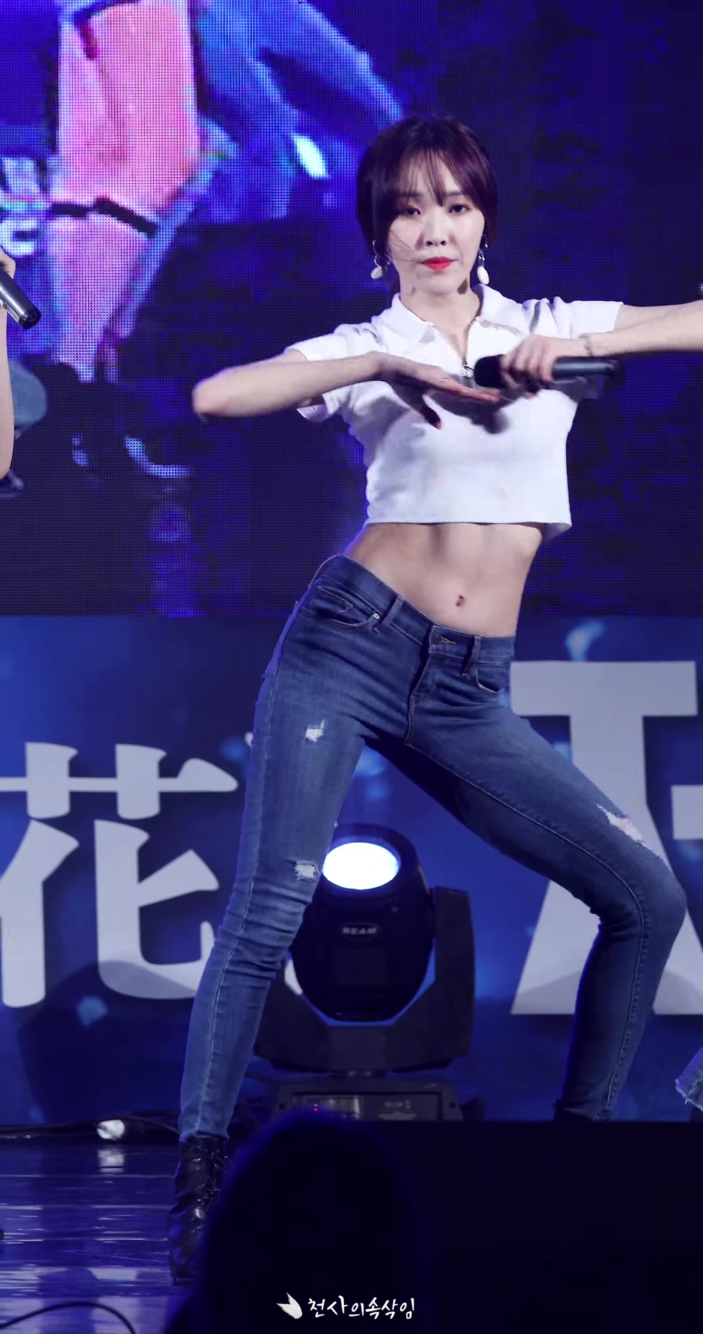 Ůţɣ-FANCAM<strong><font color='red'>[4P]</font></strong>[.4024][190601][GFRIEND][½ţYuju][4K][Time for the ...Ůŷ(2)