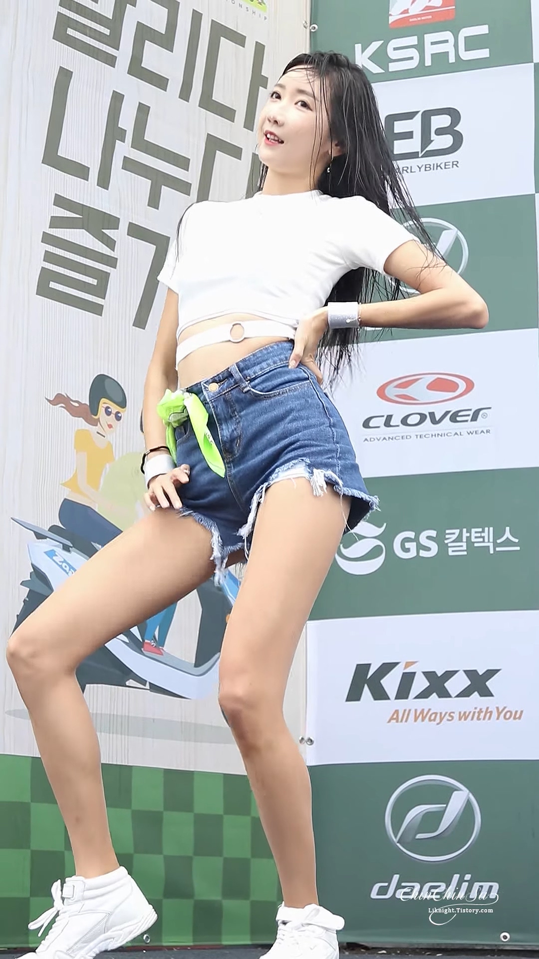 女团（旧）-饭拍秀FANCAM<strong><font color='red'>[7P]</font></strong>[饭拍秀.4060][190530][斗山熊啦啦队-极致性感九头蛇身Mikii][1080P]韩国女团饭拍(6)