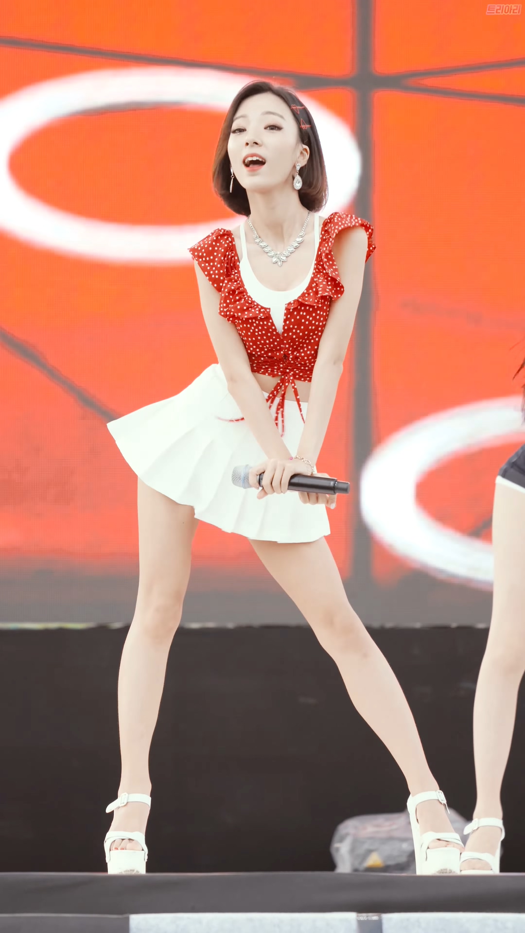 Ůţɣ-FANCAM<strong><font color='red'>[3P]</font></strong>[.4101][190601][Rose Queen][GIENI][4K][Uptown Funk]Ůŷ(2)