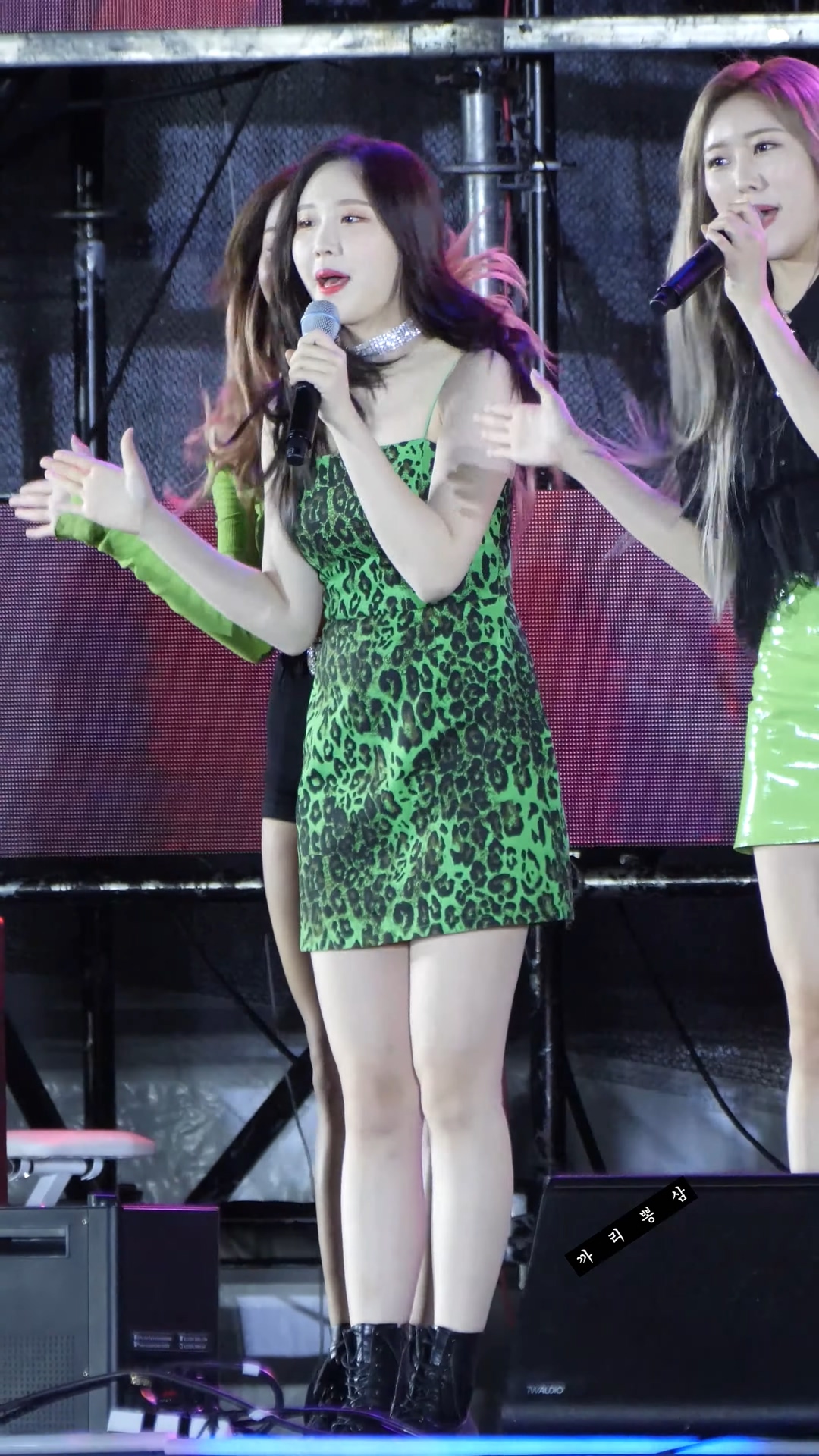 Ůţɣ-FANCAM<strong><font color='red'>[3P]</font></strong>[.4248-51][190608][MOMOLAND][Nancy][4K][BBoom BBoom]Ůŷ(3)