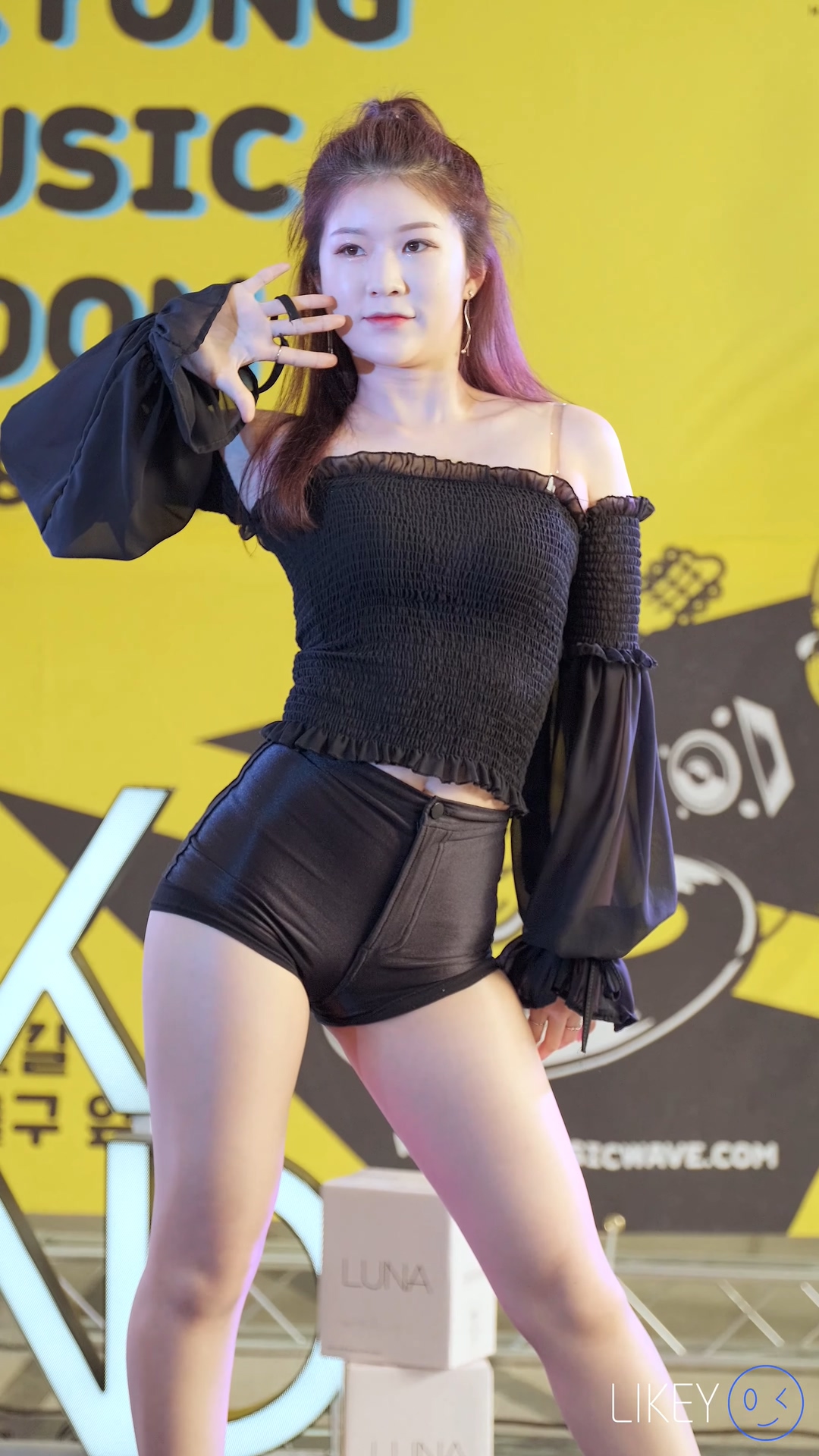 Ůţɣ-FANCAM<strong><font color='red'>[5P]</font></strong>[.4926][LIKEY][190716][XOX][4K]Lip & Hip]Ůŷ(2)