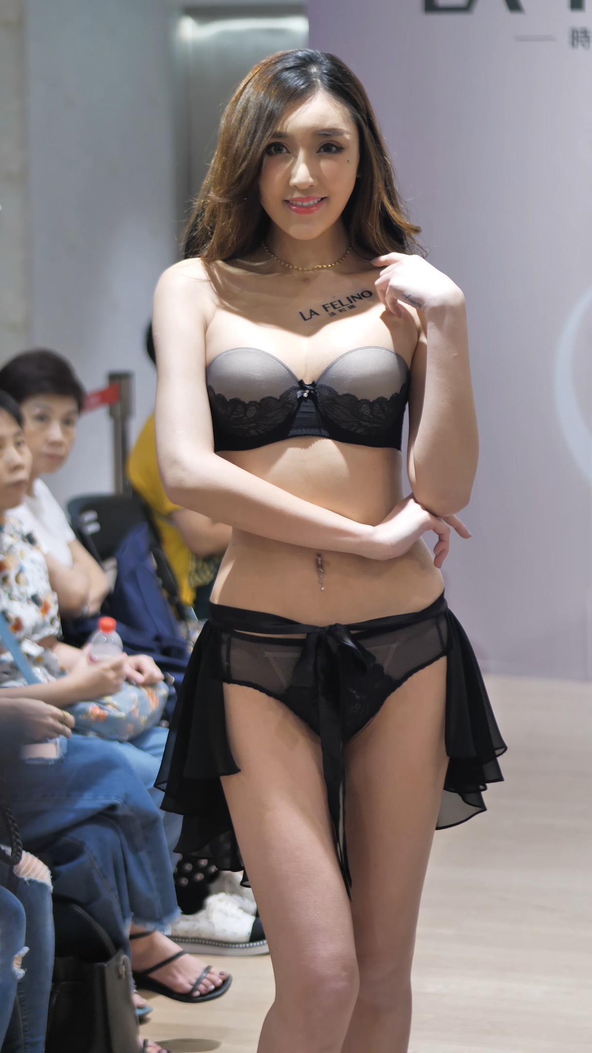 Ӱʦ-FANCAM<strong><font color='red'>[7P]</font></strong>[Ʒ][.5374][190811][ԭ4K][La Felino Show ]ڶŮŷ(2)