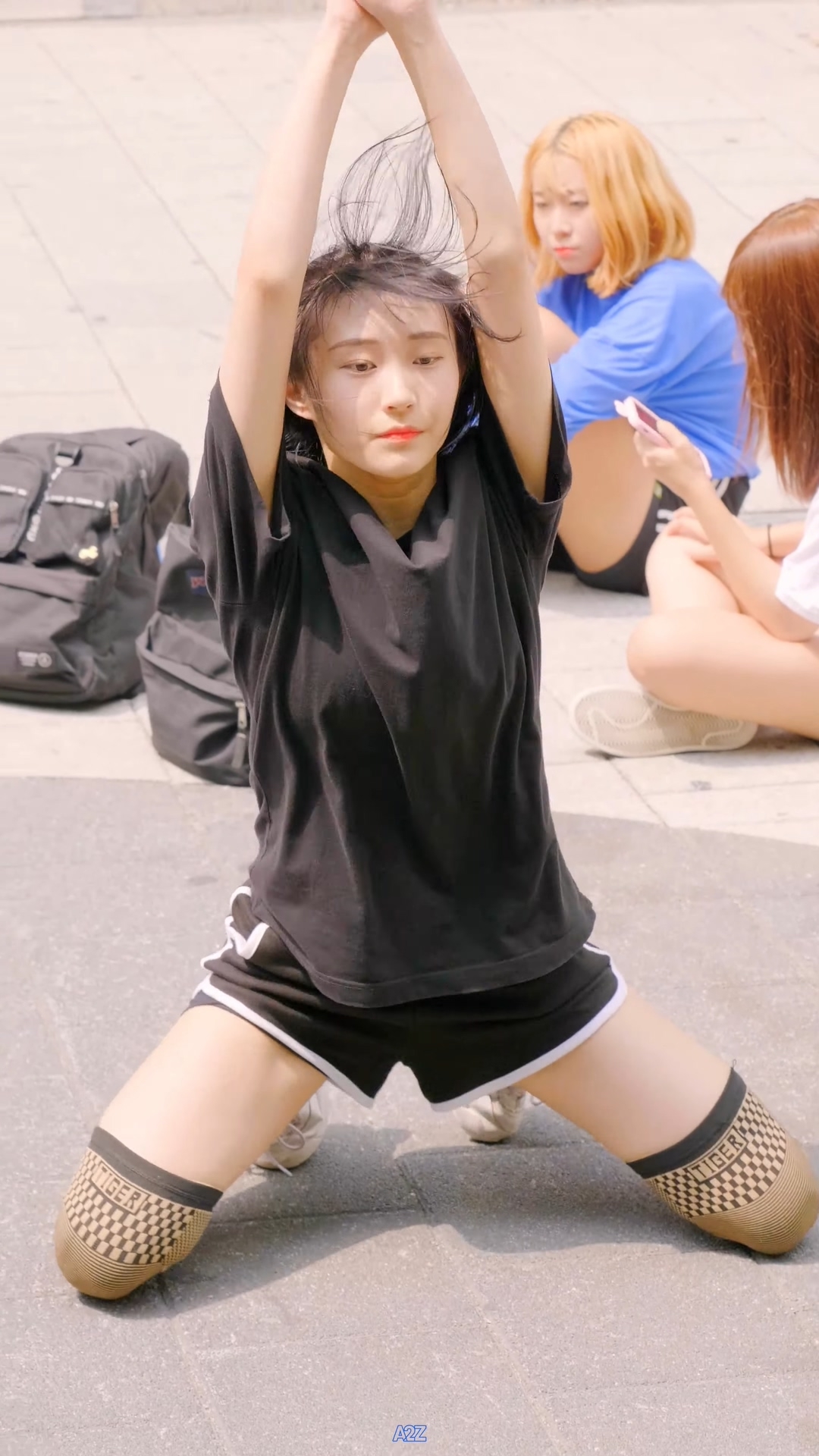 Ůţɣ-FANCAM<strong><font color='red'>[4P]</font></strong>[.5649.50][190909][A-BLE][4K][Hongdae]Ůŷ(2)