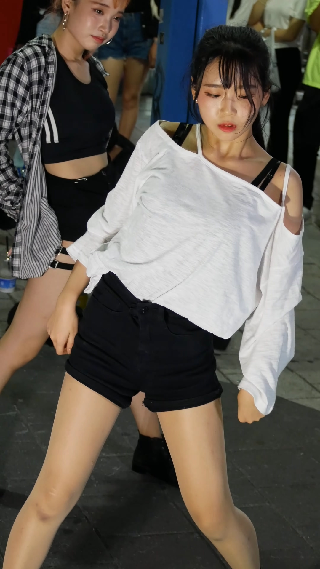 Ůţɣ-FANCAM<strong><font color='red'>[4P]</font></strong>[.6229.35][191010][4K][I.D][Peek-A-Boo]Ůŷ(4)