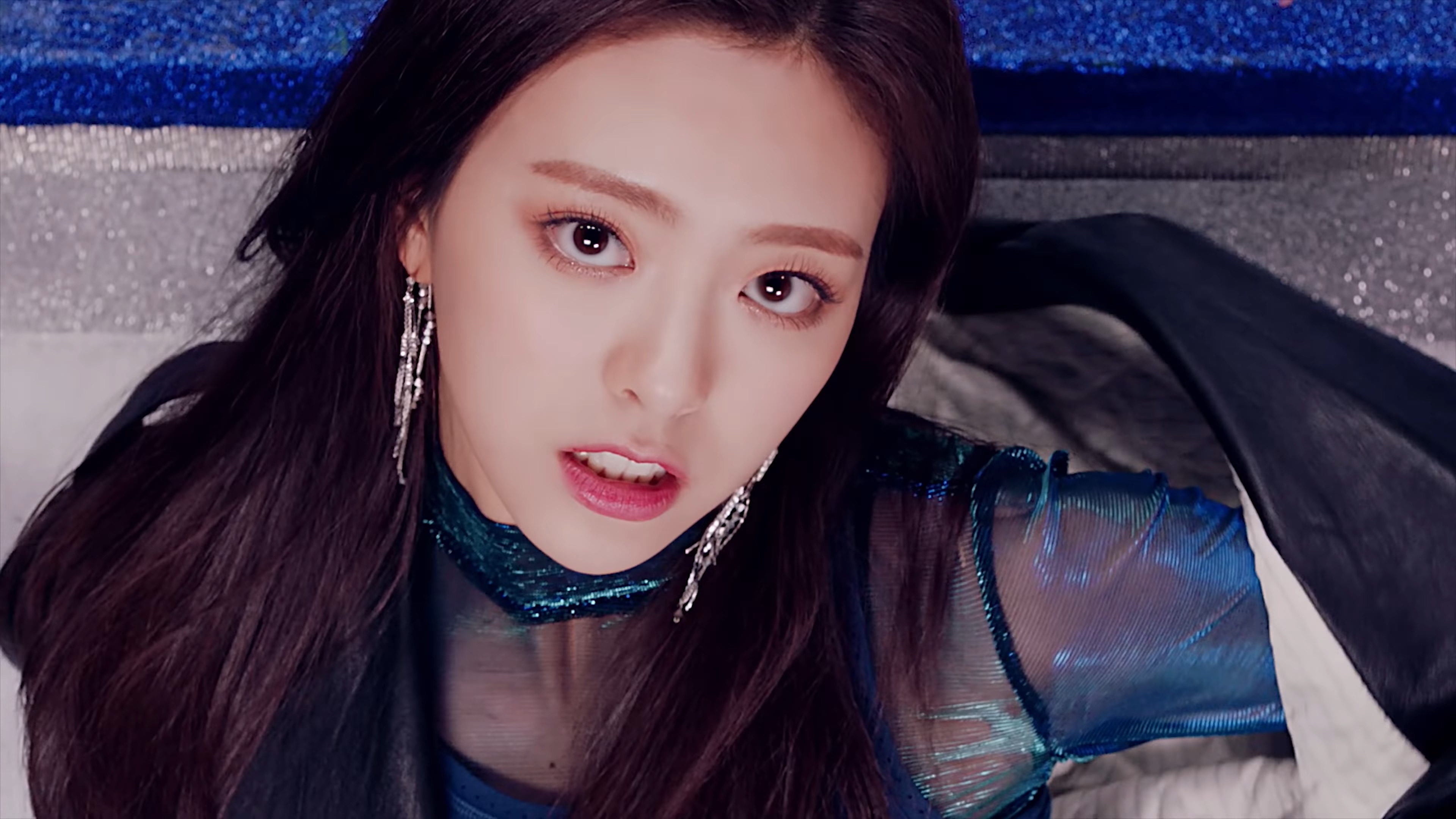 HDMV-FANCAM<strong><font color='red'>[2P]</font></strong>73.ITZY.DALLA DALLA.4K.461MŮŷ(2)