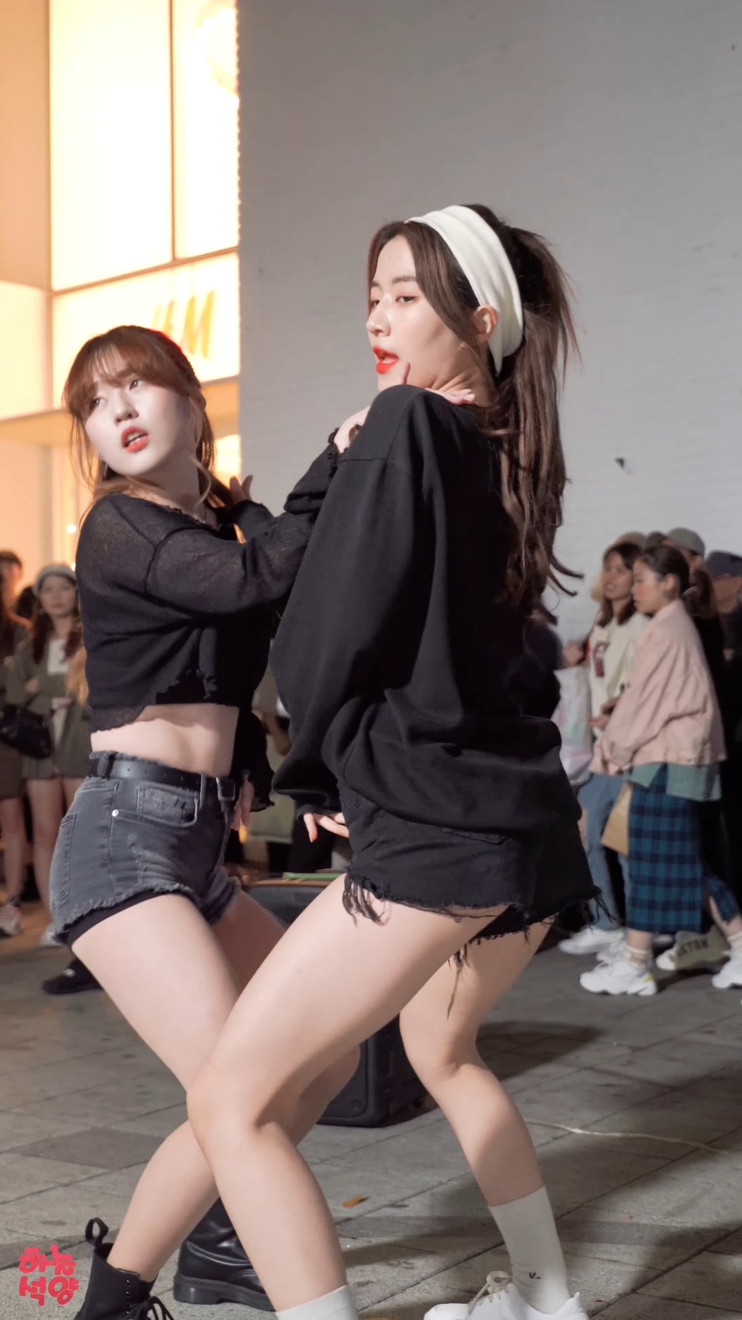 Ůţɣ-FANCAM<strong><font color='red'>[3P]</font></strong>[.6520][191025][4K][Clock Sally]Ůŷ(3)