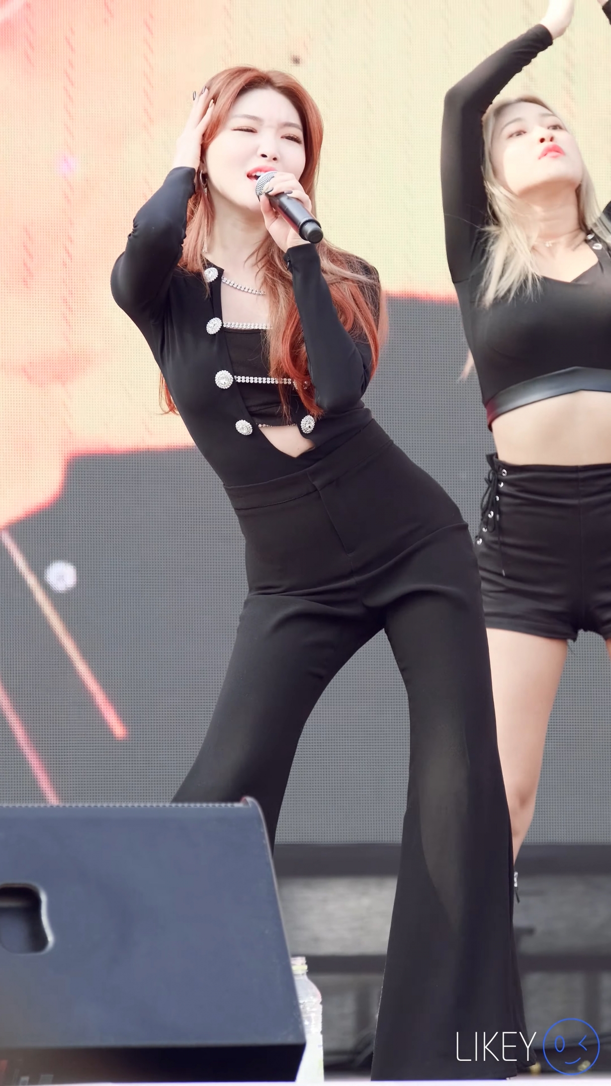 Ůţɣ-FANCAM<strong><font color='red'>[4P]</font></strong>[.6769.70][LIKEYƷ][191108][4K][Chungha][Snapping]Ůŷ(5)
