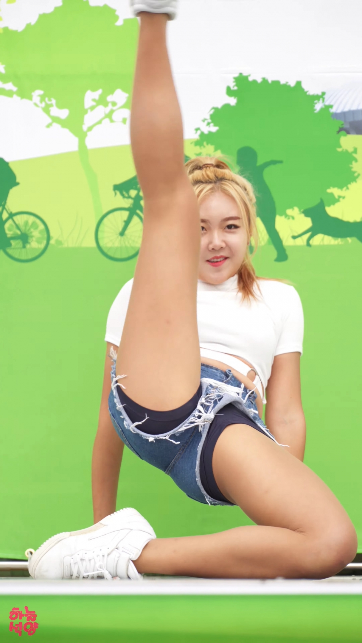 Ůţɣ-FANCAM<strong><font color='red'>[8P]</font></strong>[.6784][191108][4K][Ⱦ][Dance Performance]Ůŷ(3)
