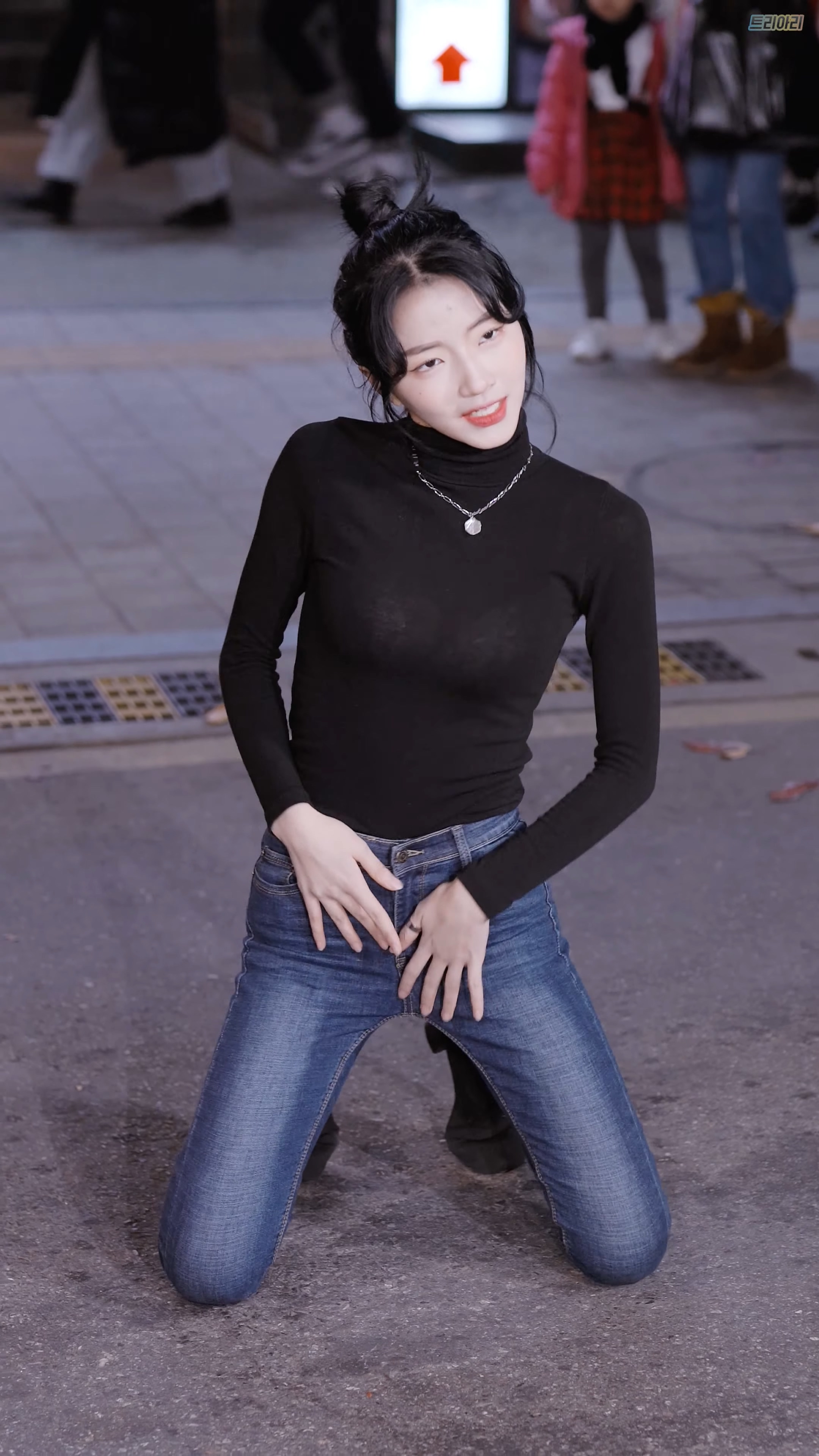 Ůţɣ-FANCAM<strong><font color='red'>[4P]</font></strong>[.7121][191206][CLOCK][4K][Sally][Lip & Hip]Ůŷ(3)