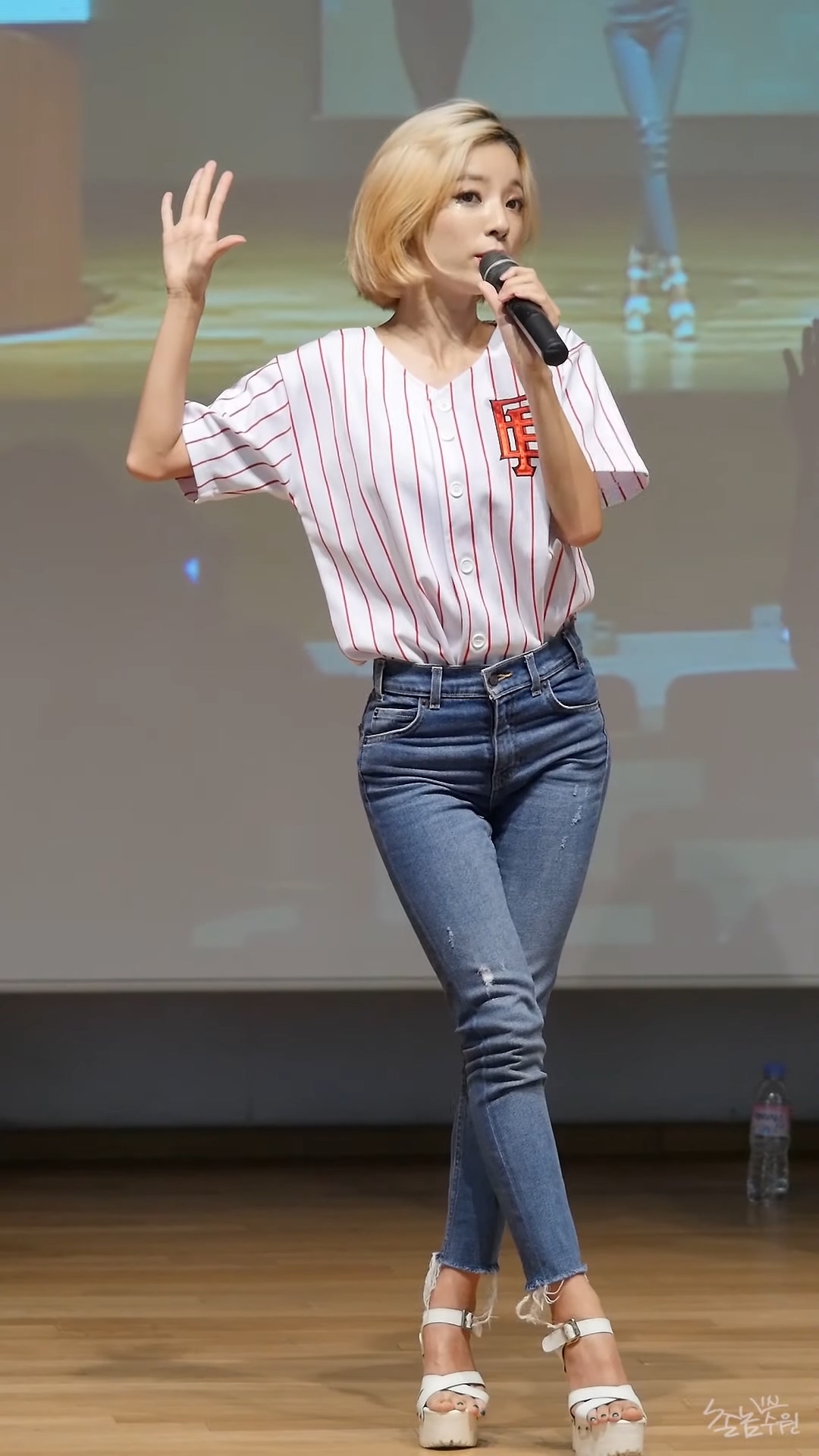 Ůţɣ-FANCAM<strong><font color='red'>[6P]</font></strong>[.7313][4K][191223][Rose Queen][ICY&HIP]Ůŷ(1)