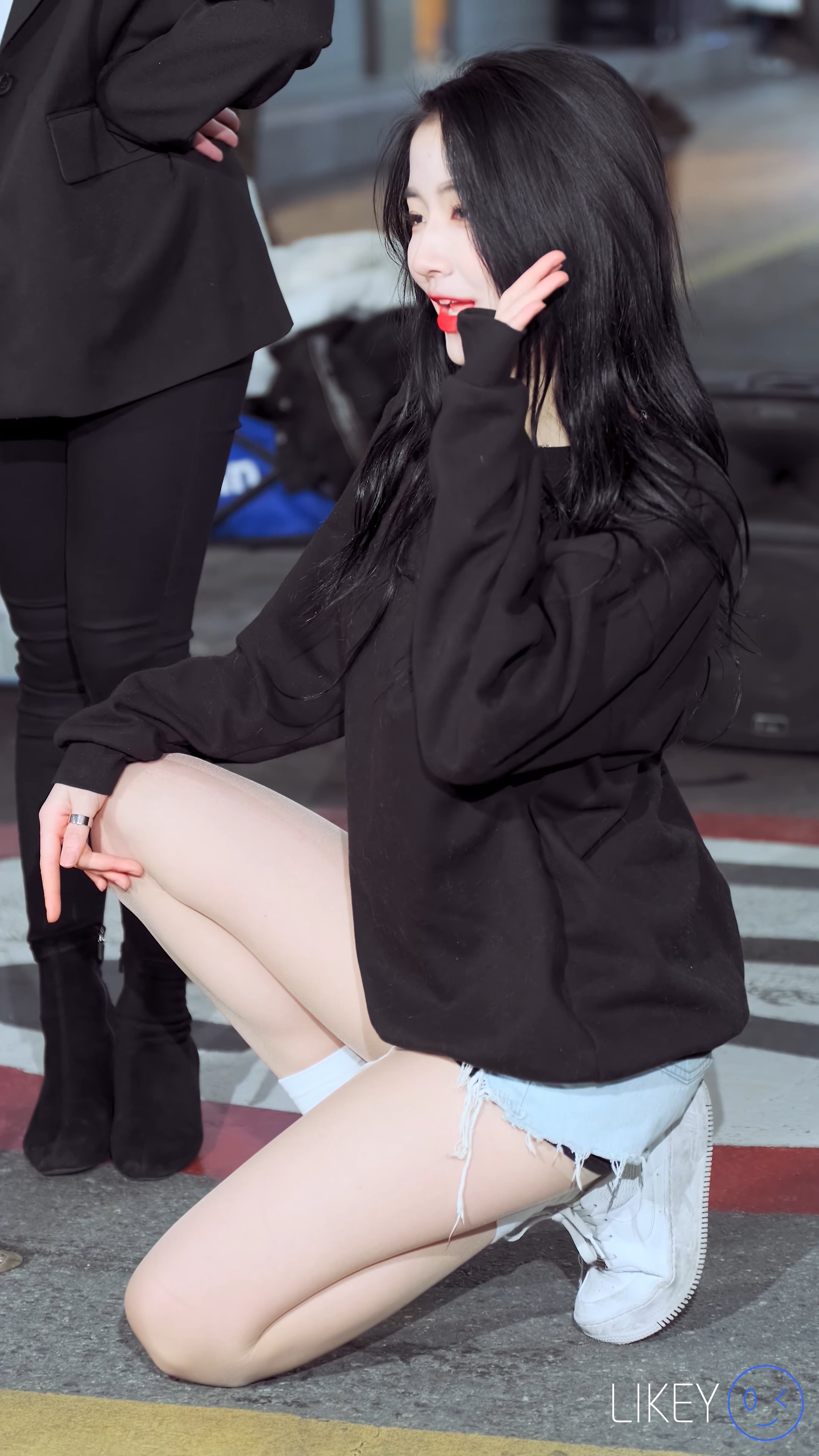 Ůţɣ-FANCAM<strong><font color='red'>[6P]</font></strong>[.7315][LIKEYƷ][4K][191223][Clock Sally][OOH-AHH]Ůŷ(4)