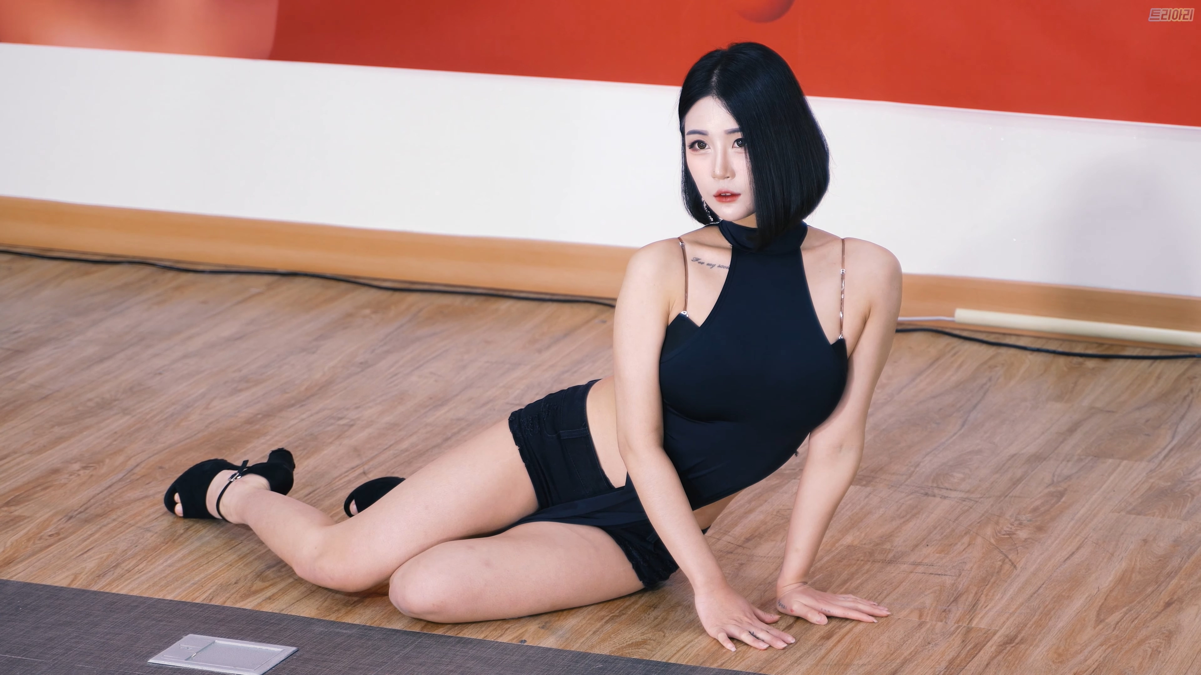 Ůţɣ-FANCAM<strong><font color='red'>[1P]</font></strong>[191227][Girl Crush][BoMi][PHOTO TIME]Ůŷ(2)