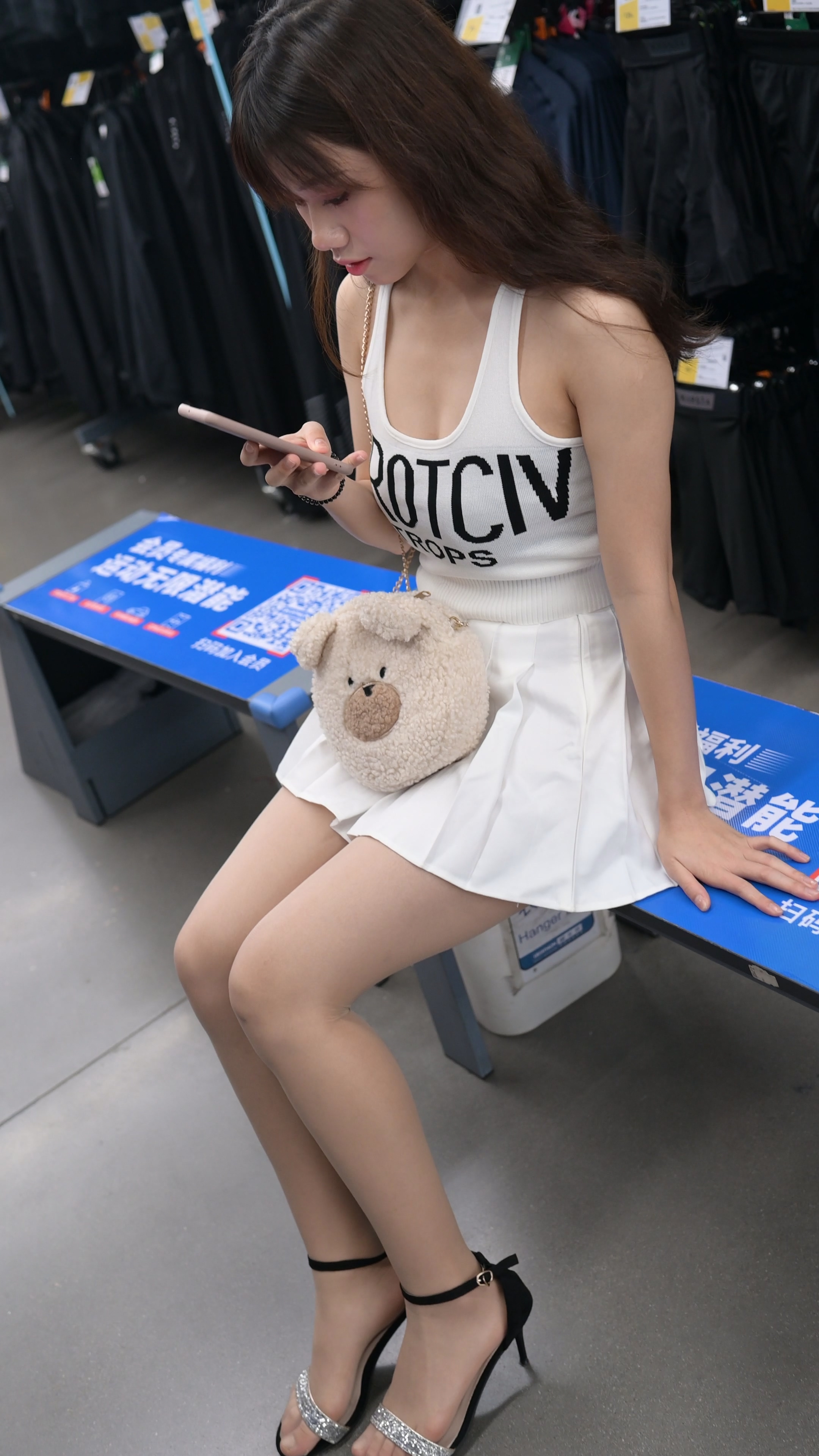 C--FANCAM<strong><font color='red'>[10P]</font></strong>127.崿.4K.9.27GŮŷ(9)