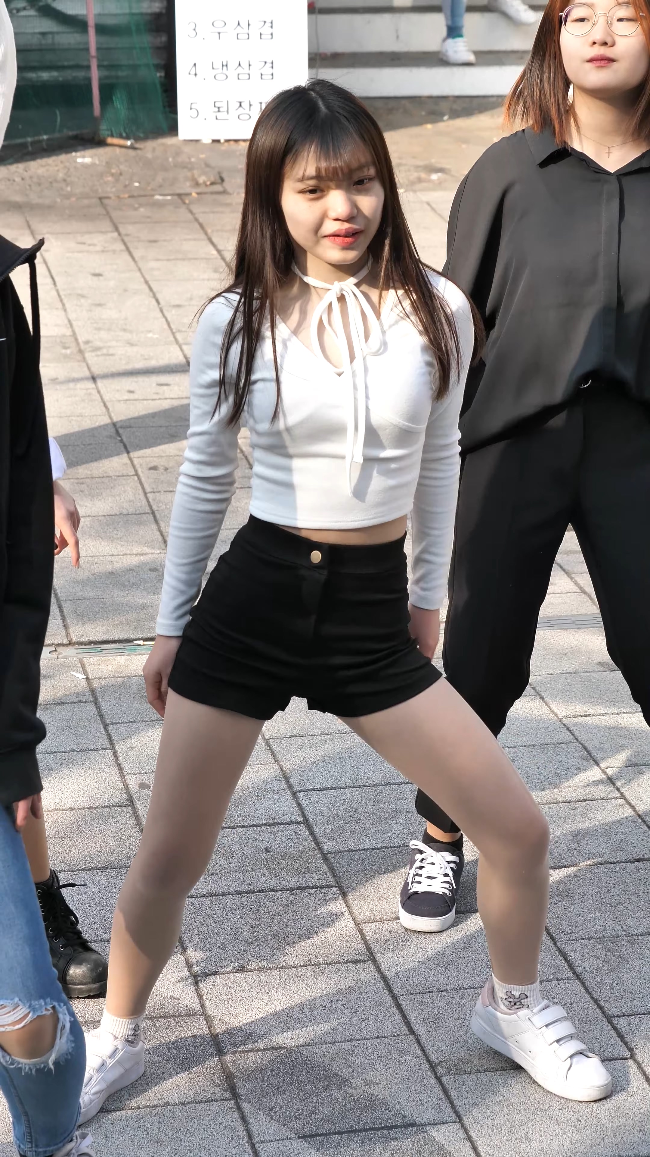 Ůţɣ-FANCAM<strong><font color='red'>[5P]</font></strong>.8090.2020.2.24.4K.KAIROS.V.A.BuskingأŮŷ(5)