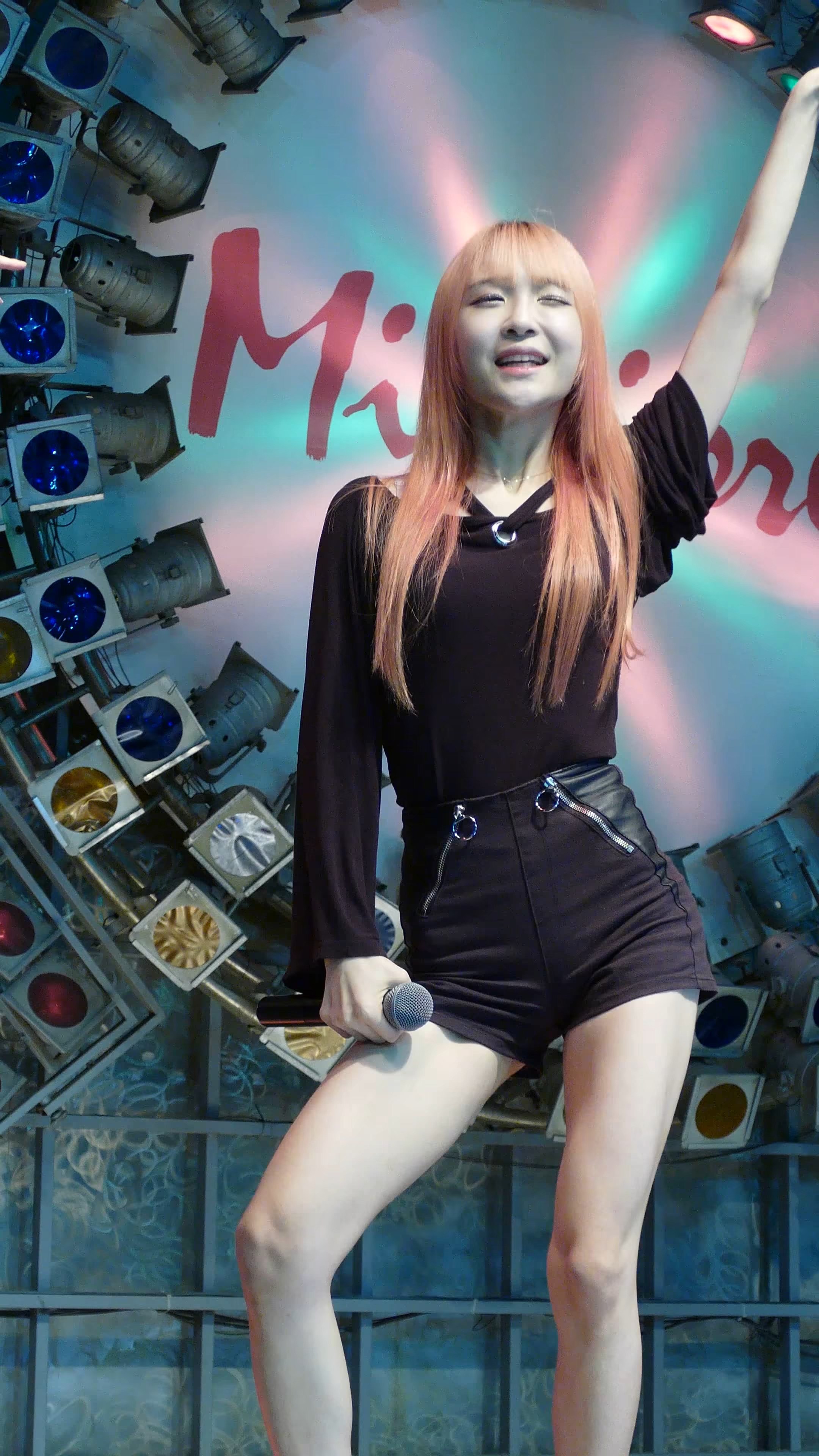 Ůţɣ-FANCAM<strong><font color='red'>[4P]</font></strong>.8220-23.171102.4K.MilyŮŷ(6)