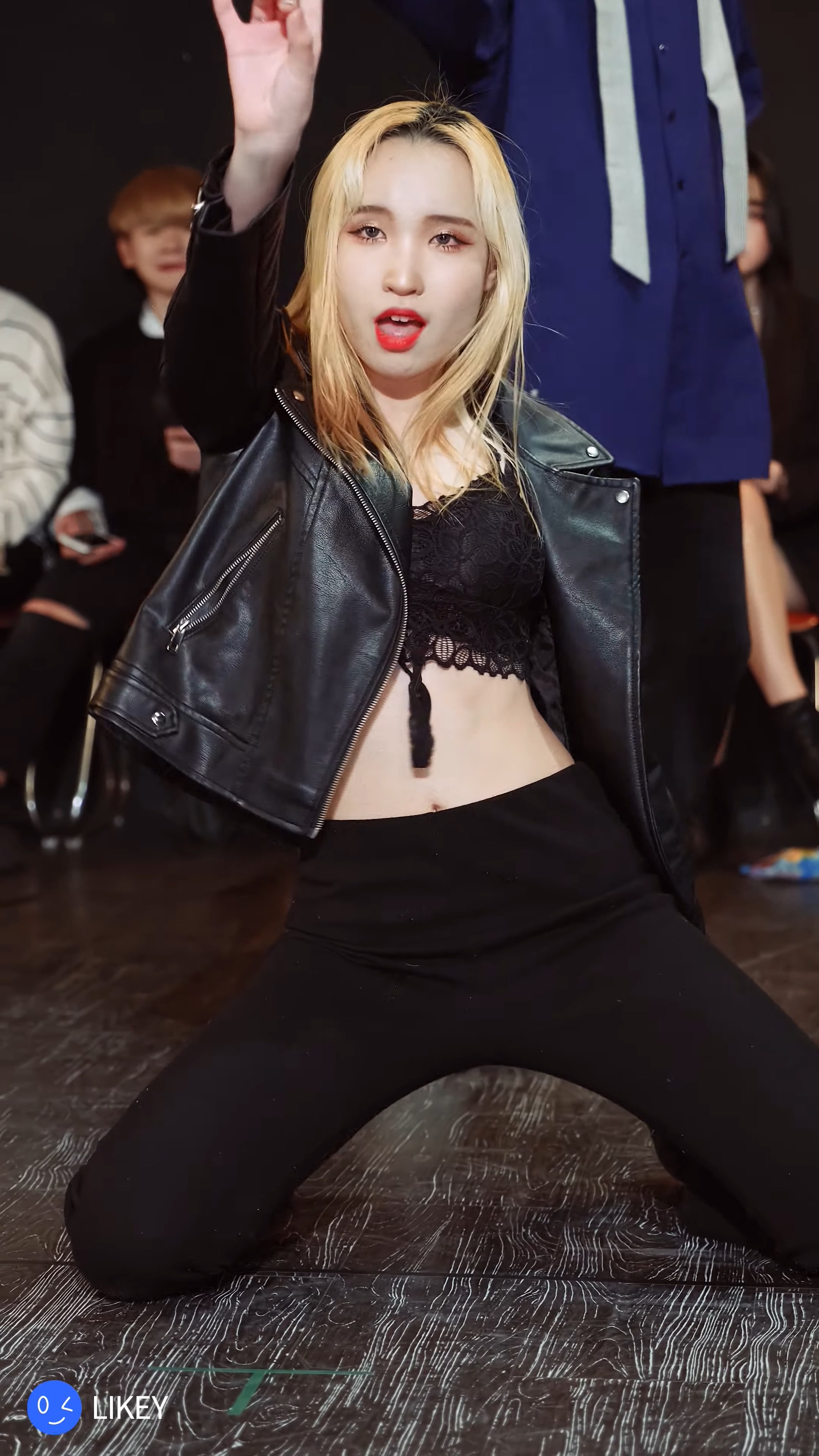 Ůţɣ-FANCAM<strong><font color='red'>[16P]</font></strong>8867-90.4K.200408.Armand&#54644;&#51221;(HaeJeong).DanceCover.LionŮŷ(15)