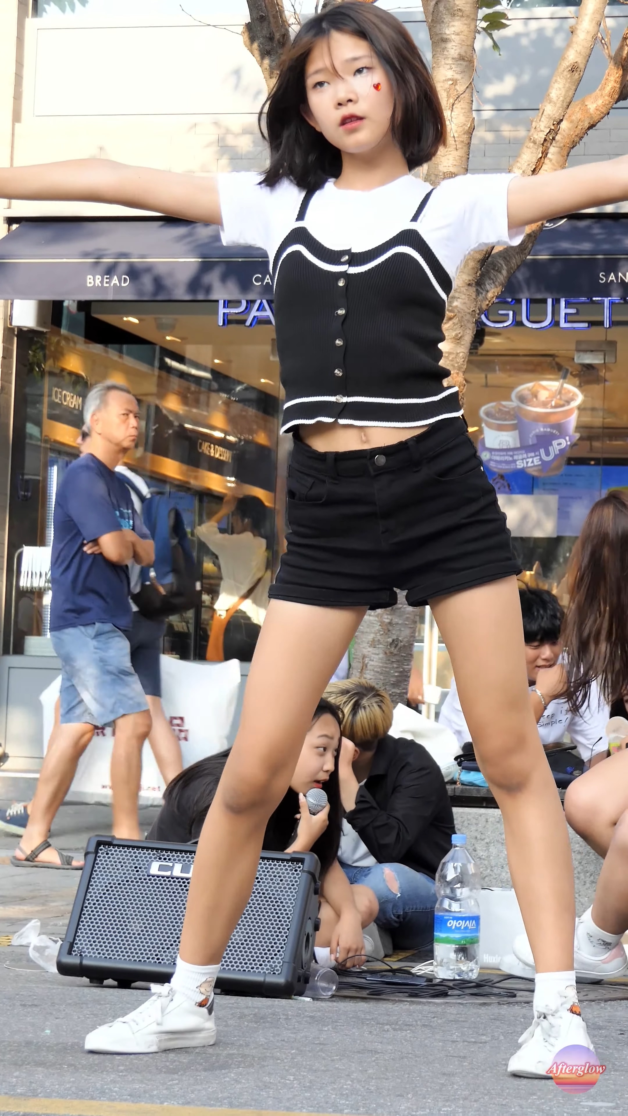 Ůţɣ-FANCAM<strong><font color='red'>[13P]</font></strong>9057-79.190818.4K.Lady B.Yewon.Seoyeon.Boy With LuvŮŷ(7)