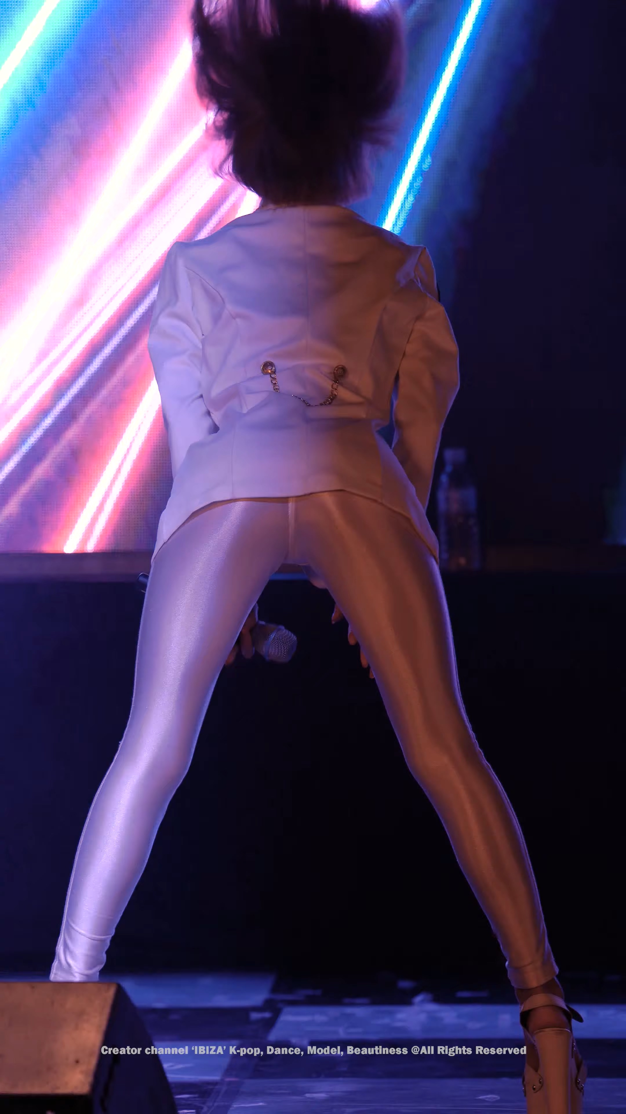 Ůţɣ-FANCAM<strong><font color='red'>[2P]</font></strong>9297-98.190713.4K.ROSE QUEEN.JINI.Samsara Hand clap Uptown FunkŮŷ(1)