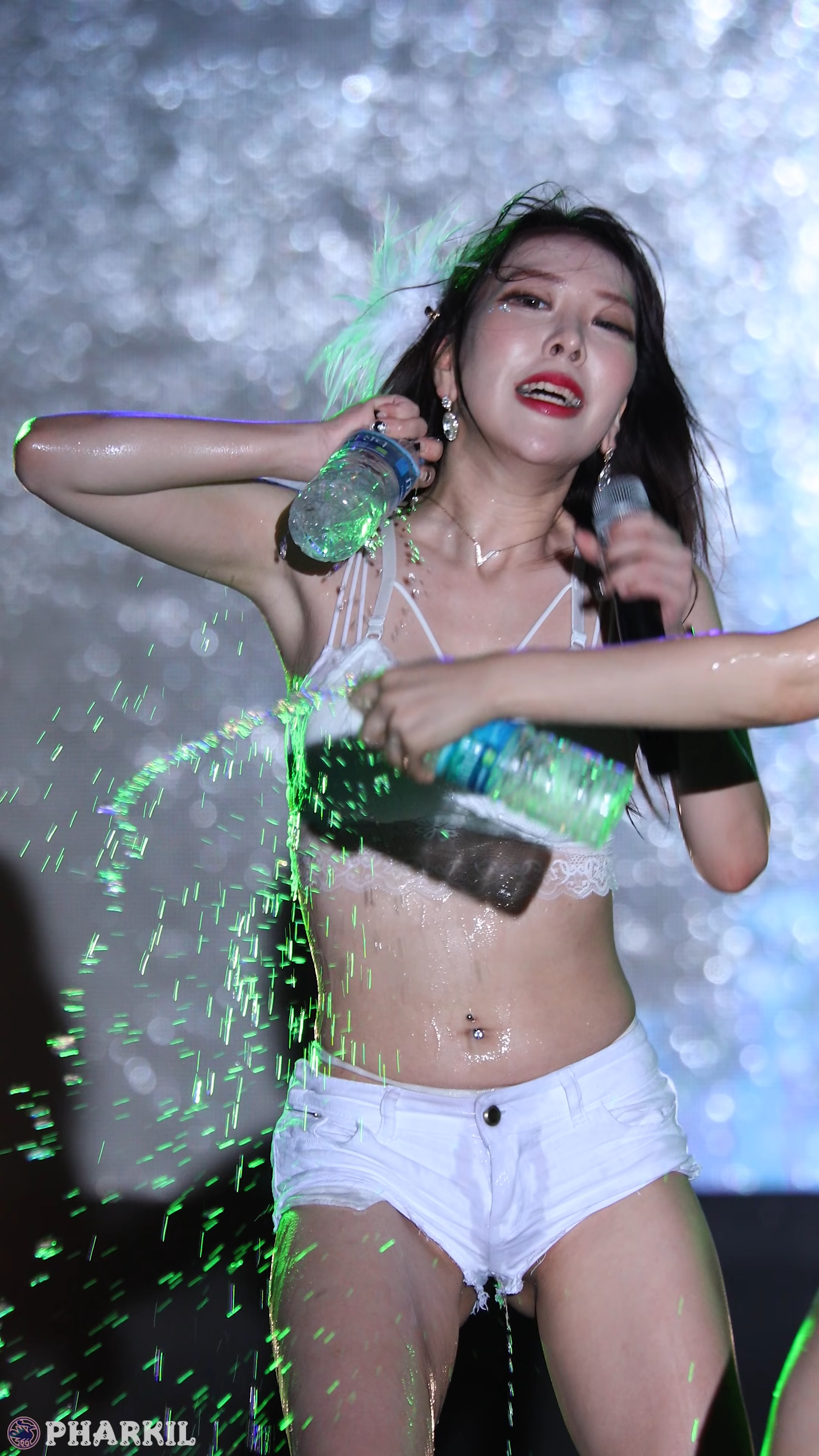 Ůţɣ-FANCAM<strong><font color='red'>[6P]</font></strong>9305-08.180729.4K.Girl Crush.HandClapŮŷ(1)