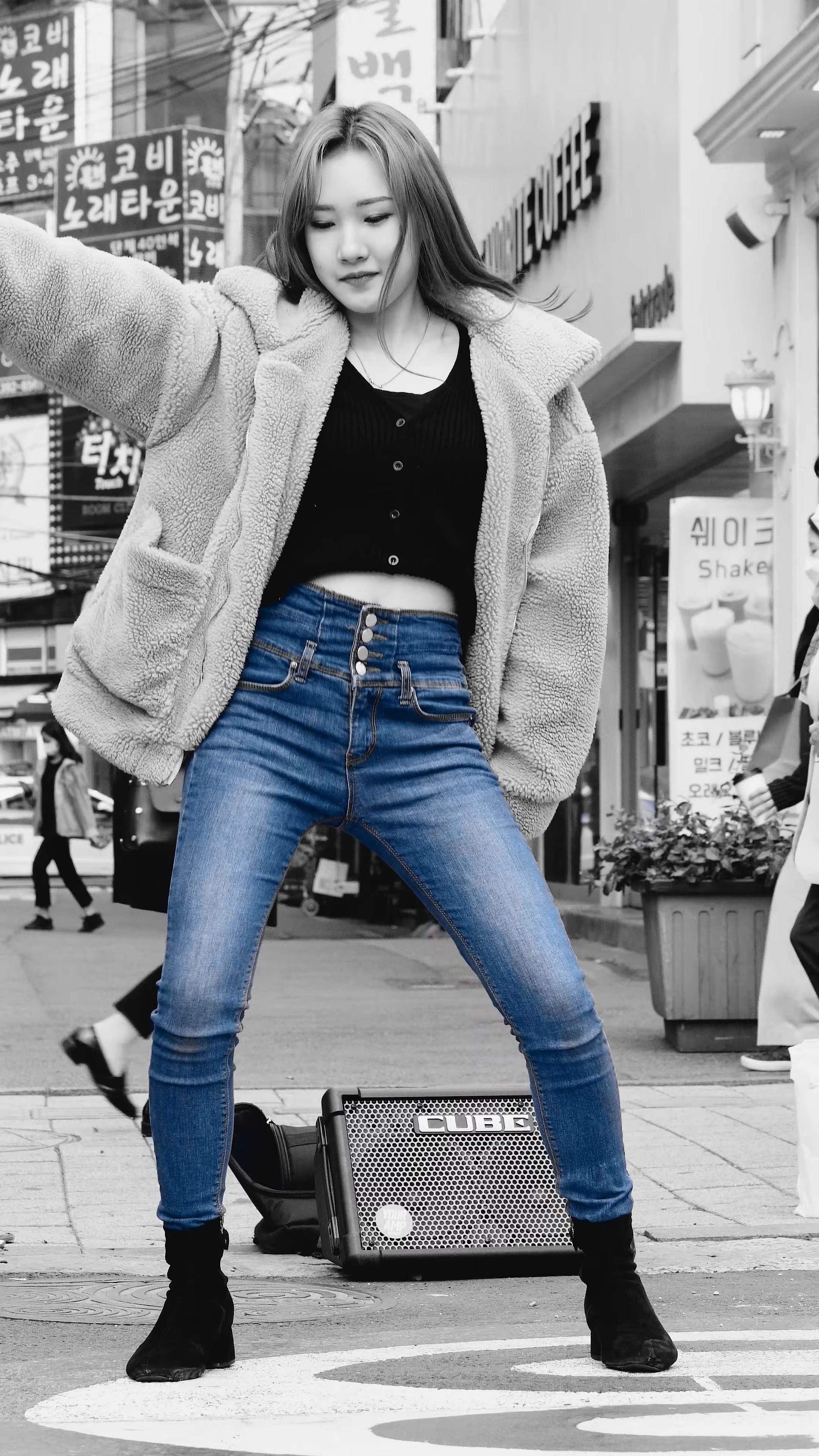 Ůţɣ-FANCAM<strong><font color='red'>[4P]</font></strong>9326-27.200425.4K.Tienbless.YeEun.DanceCover.CrazyŮŷ(4)