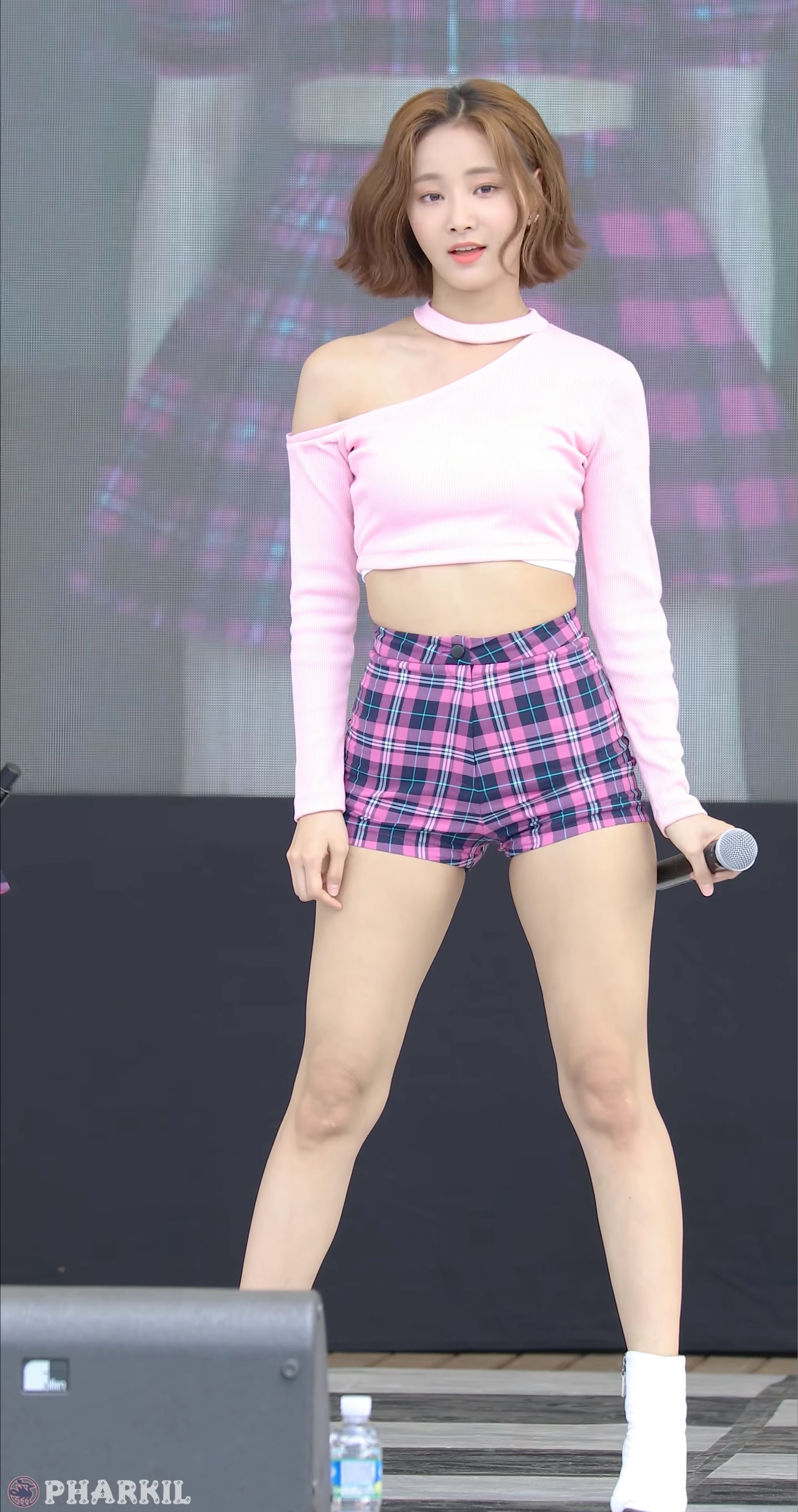 Ůţɣ-FANCAM<strong><font color='red'>[3P]</font></strong>9338.190525.4K.MOMOLAND.YEONWOO.BAAMŮŷ(1)