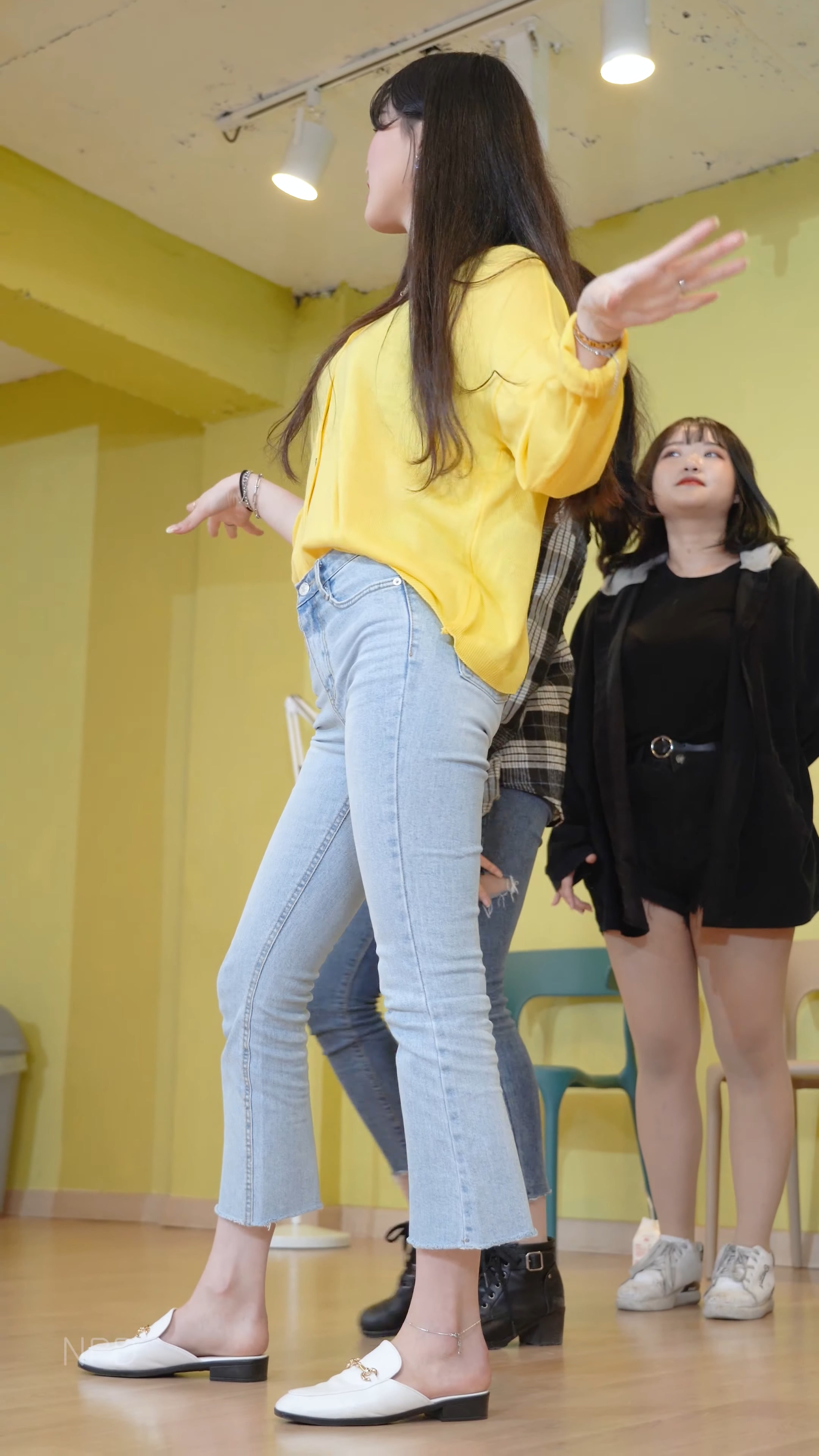 Ůţɣ-FANCAM<strong><font color='red'>[6P]</font></strong>9501-02.200505.4K.Armand Lated.LIONŮŷ(6)