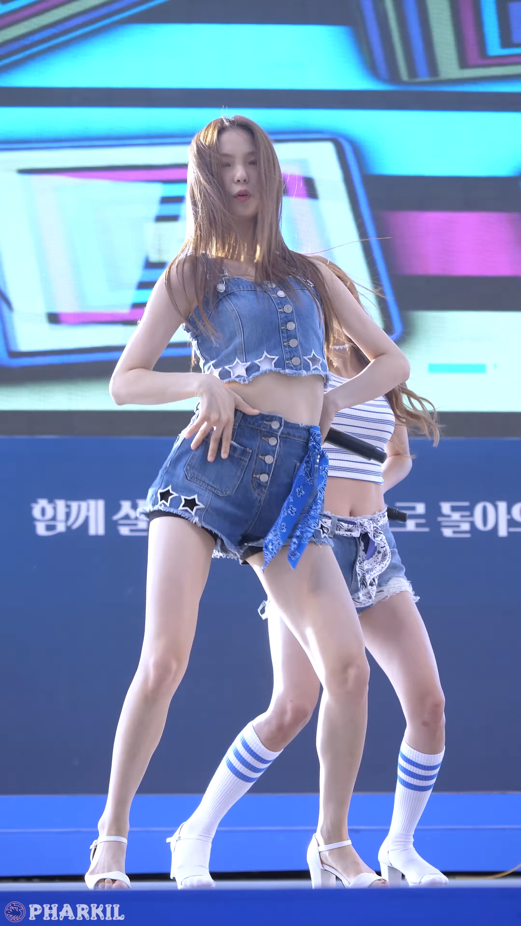 Ůţɣ-FANCAM<strong><font color='red'>[28P]</font></strong>9596-9619.190601.4K.CLC.Summer Kiss City Block SKULL HAHA NORAŮŷ(8)