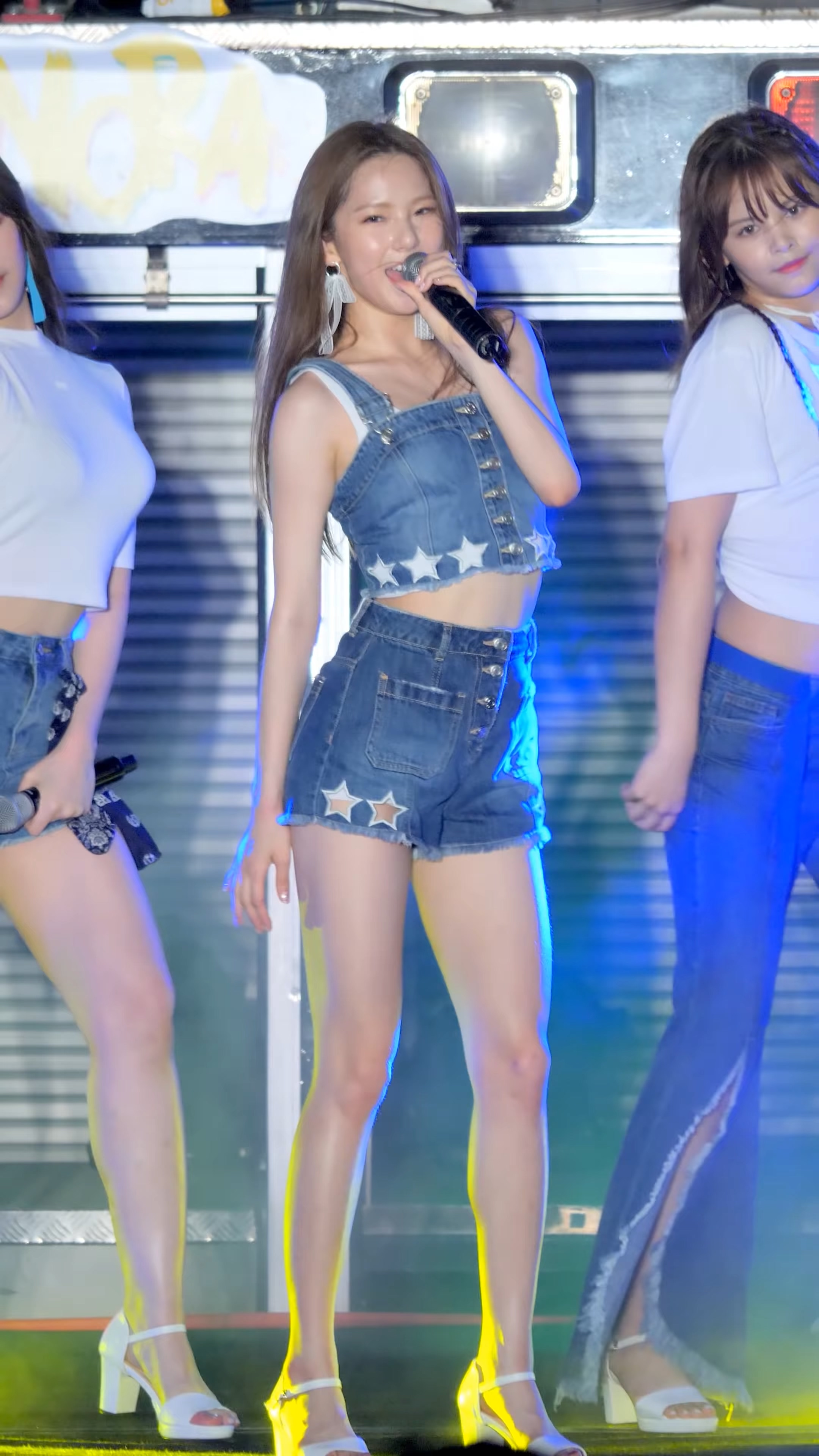 Ůţɣ-FANCAM<strong><font color='red'>[28P]</font></strong>9596-9619.190601.4K.CLC.Summer Kiss City Block SKULL HAHA NORAŮŷ(28)