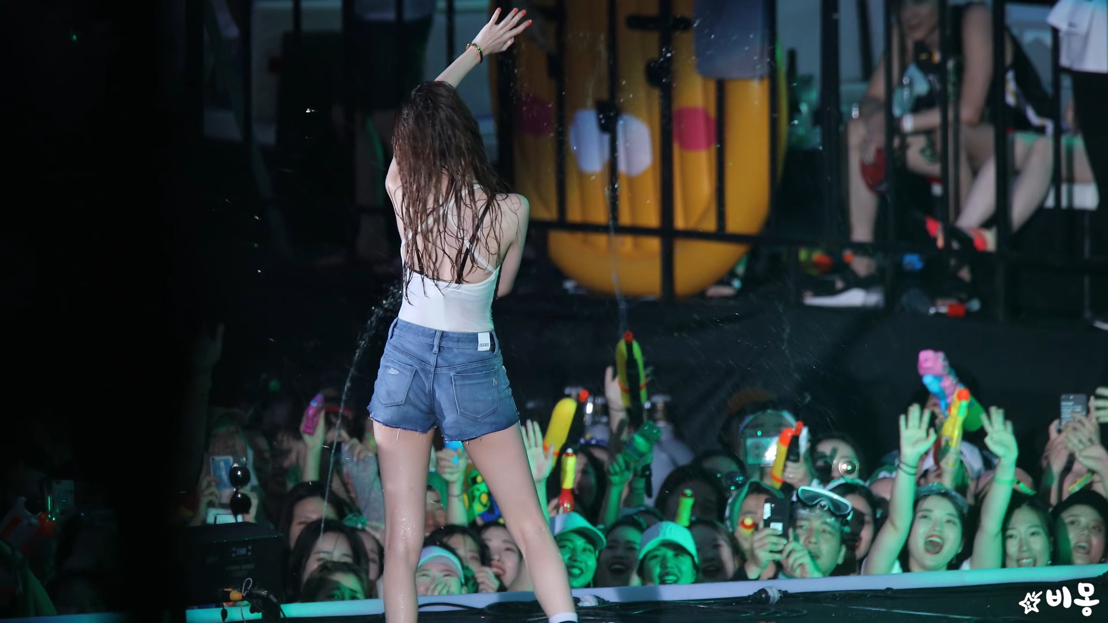 Ůţɣ-FANCAM<strong><font color='red'>[3P]</font></strong>9699.180721.4K.Sunmi.GashinaŮŷ(2)