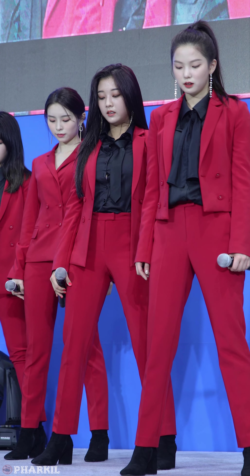 Ůţɣ-FANCAM<strong><font color='red'>[4P]</font></strong>[NO.3524-25][190420][CLC][SeungYeon][Black Dress][4K]Ůŷ(2)