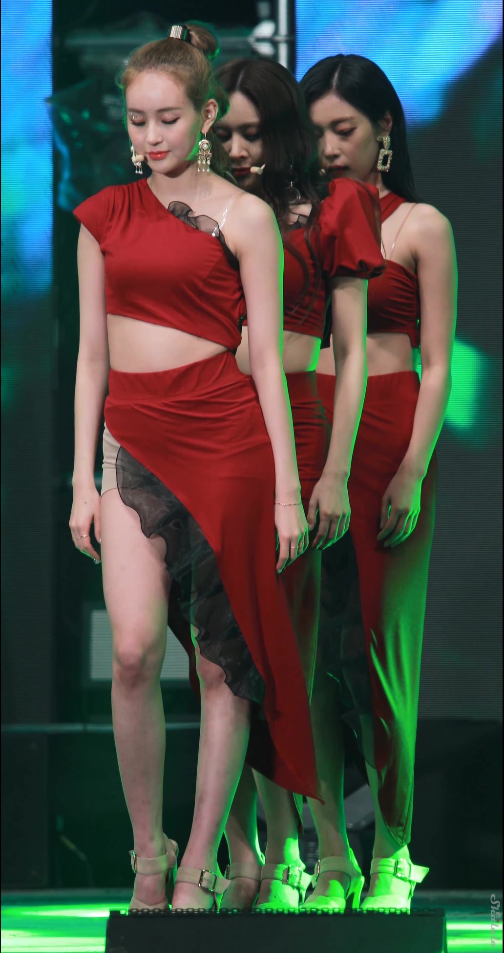 Ůţɣ-FANCAM<strong><font color='red'>[3P]</font></strong>[NO.3529-30][190430][Camila][Yuna][Twit][4K]Ůŷ(3)
