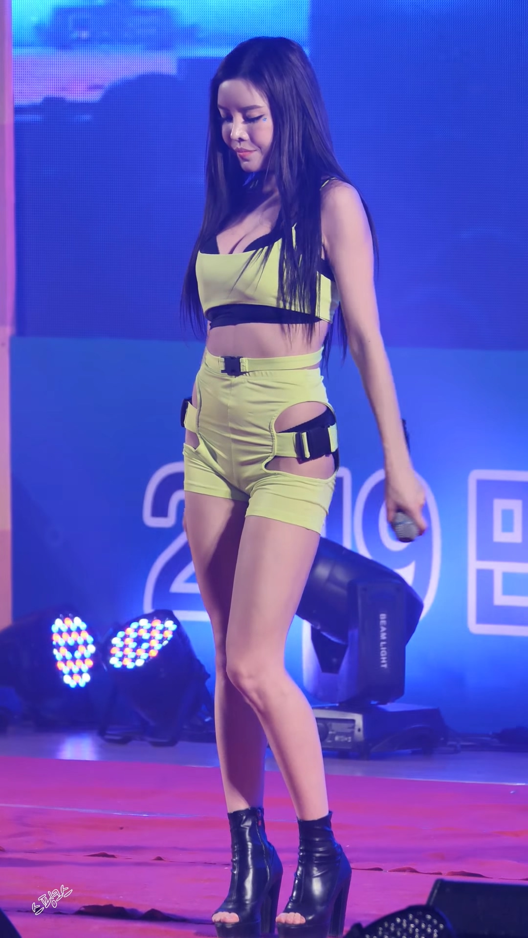Ůţɣ-FANCAM<strong><font color='red'>[4P]</font></strong>[NO.3132-33][190301][Laysha][GOEUN][4K]Ůŷ(4)