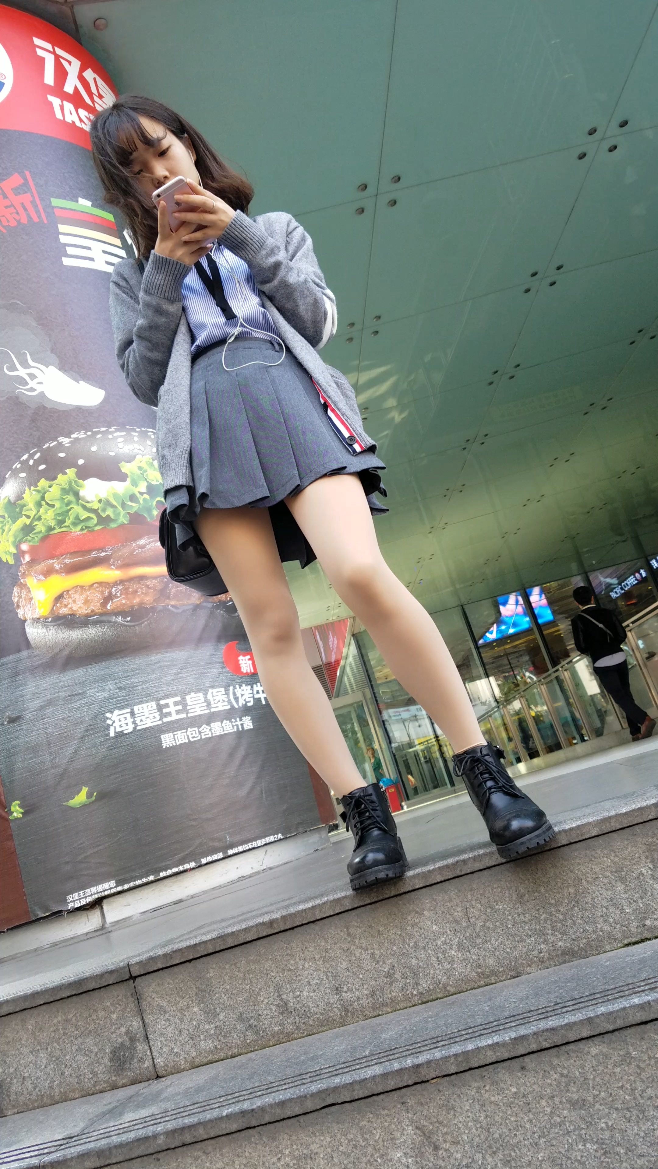 C--FANCAM<strong><font color='red'>[5P]</font></strong>169.һȥչ.4K.983MŮŷ(4)