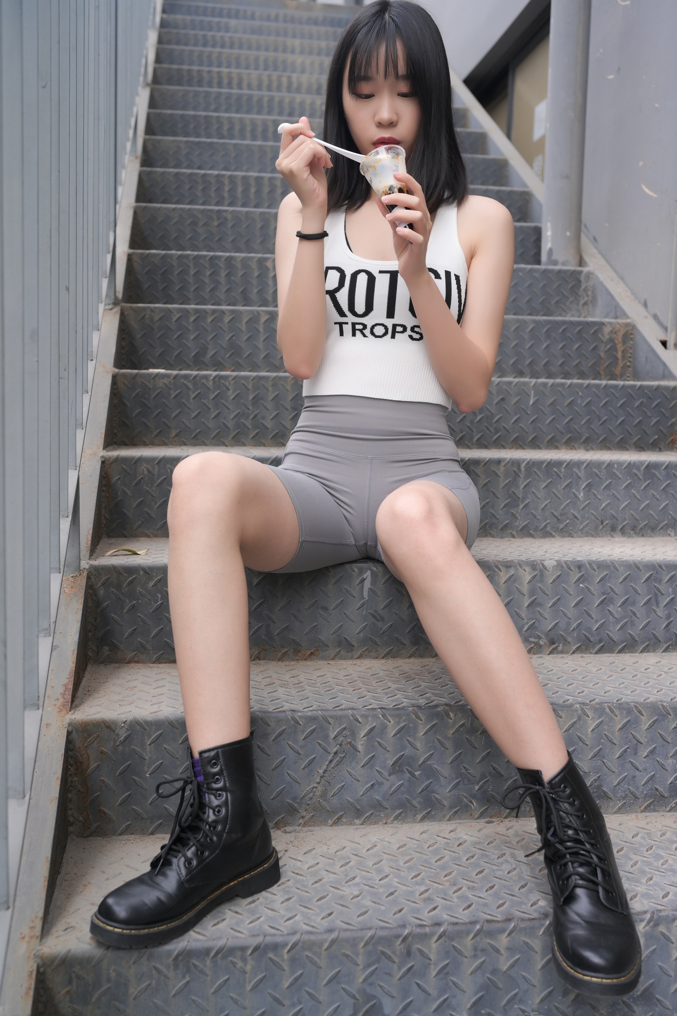 ģרӰ-FANCAM<strong><font color='red'>[9P]</font></strong>F40.ɫ٤.14.52GŮŷ(4)
