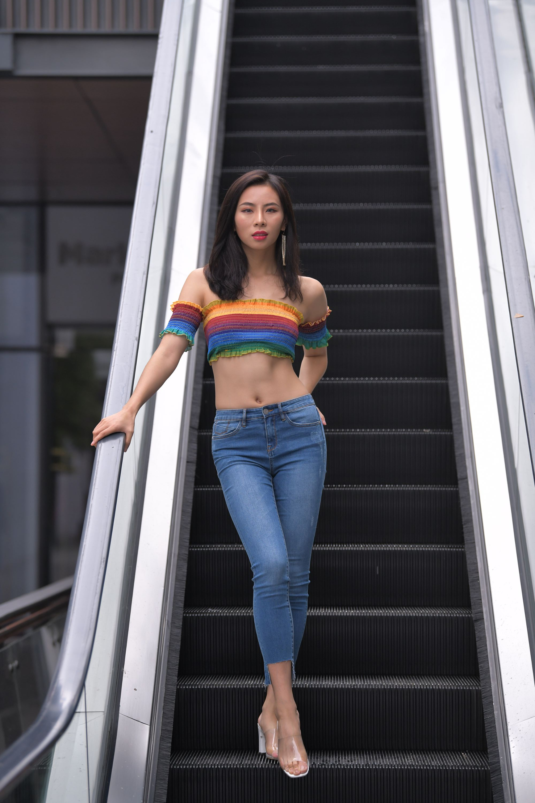 模拍专区（大咖摄影）-饭拍秀FANCAM<strong><font color='red'>[11P]</font></strong>87.雨中热裤（一）.10.6G韩国女团饭拍(11)