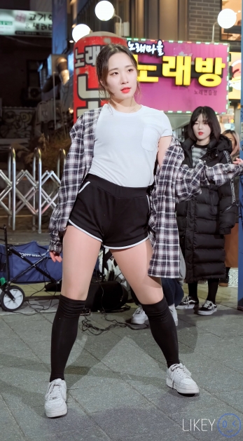 <strong><font color='red'>[2P]</font></strong>[.7711.13][LIKEY][4K][2020.1.20][Clock Jeongin]