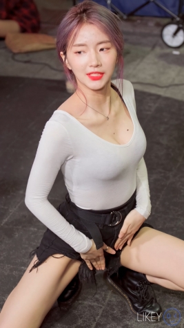 <strong><font color='red'>[9P]</font></strong>[.5905.5920][LIKEYƷ][190924][4K][Clock Sally][Lip & Hip]16ϼ