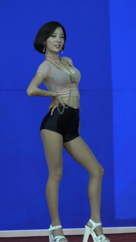 <strong><font color='red'>[1P]</font></strong>[.7428][200102][Rose Queen][4K][PSY]