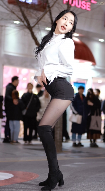 <strong><font color='red'>[4P]</font></strong>[.7899-7902][4K][2020.2.9][CLOCK Seoyoung][Lip  Hip]