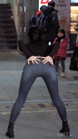 <strong><font color='red'>[4P]</font></strong>[.7133][LIKEYƷ][191206][CLOCK][4K][Sally][Lip & Hip]