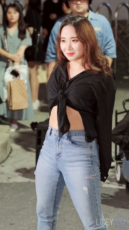 <strong><font color='red'>[2P]</font></strong>[.5870][LIKEYƷ][190922][4K][Clock Jeongin][Chica]