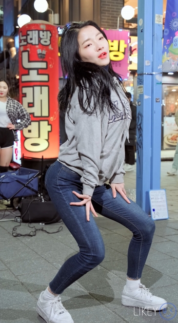 <strong><font color='red'>[2P]</font></strong>[.7708][LIKEY][4K][2020.1.20][Clock Sally Seoyoung][Roller Coas...