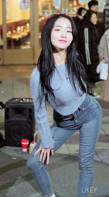 <strong><font color='red'>[4P]</font></strong>[.7775][LIKEY][4K][2020.1.24][CLOCK Seoyoung]